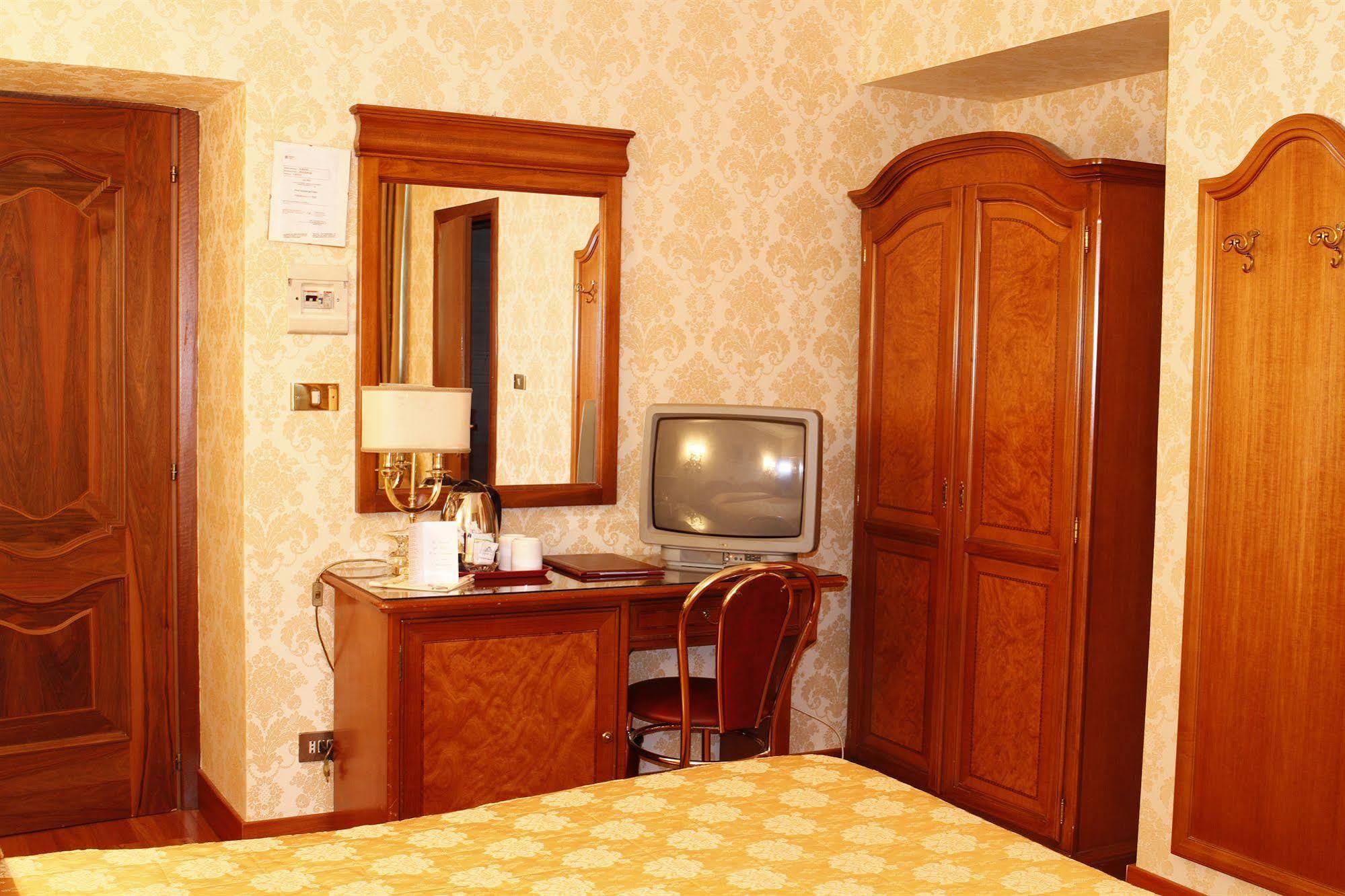 Hotel Pace Elvezia 4*