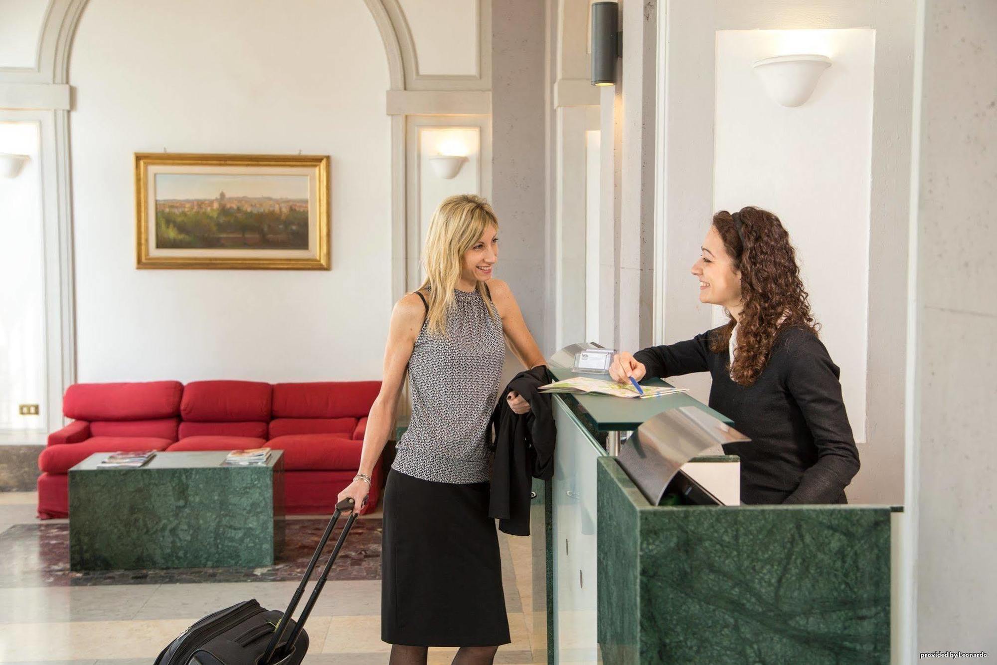 Western Astrid Hotell 3*