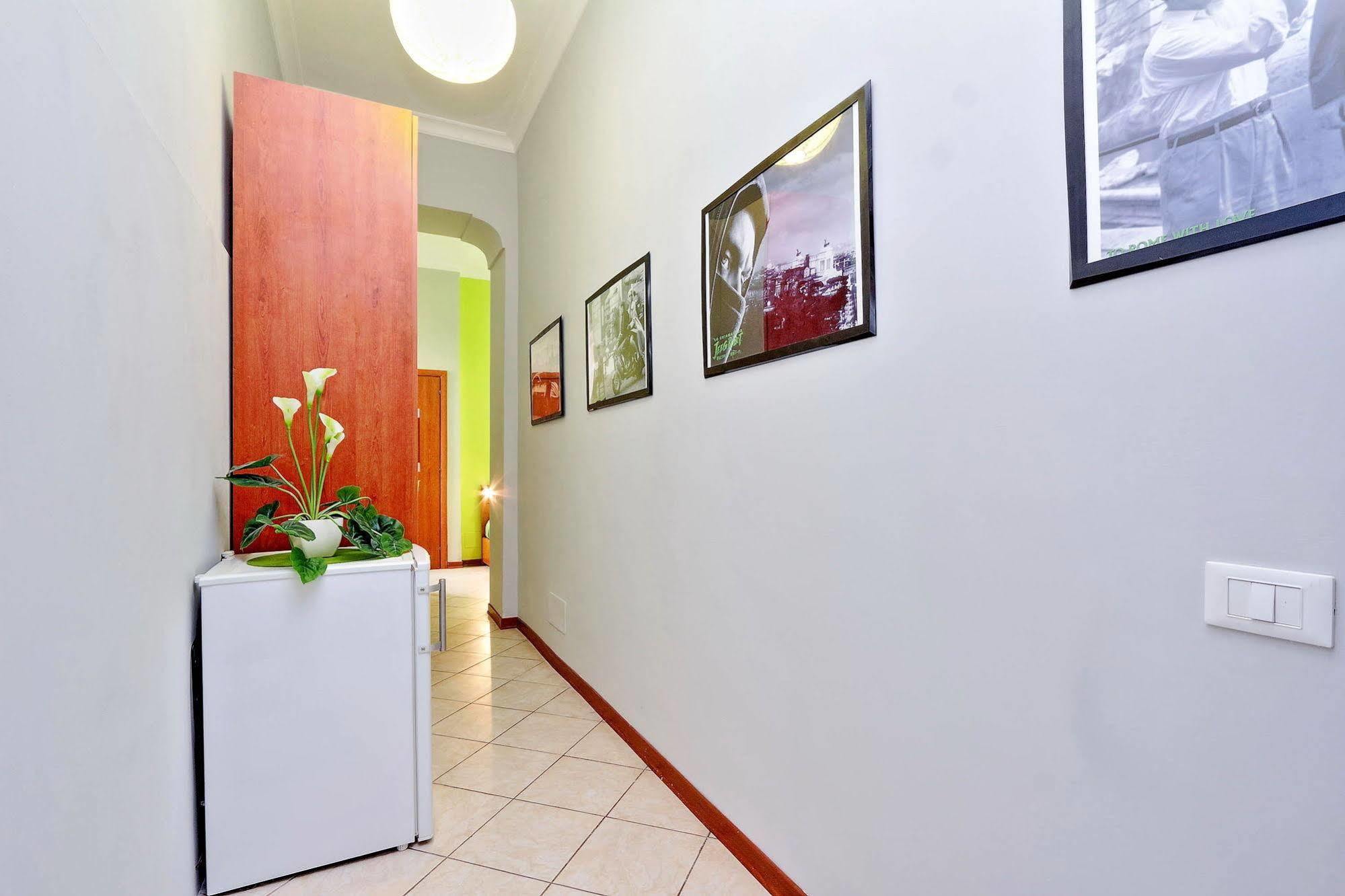 Gjestgiverier Lucky Domus Roma