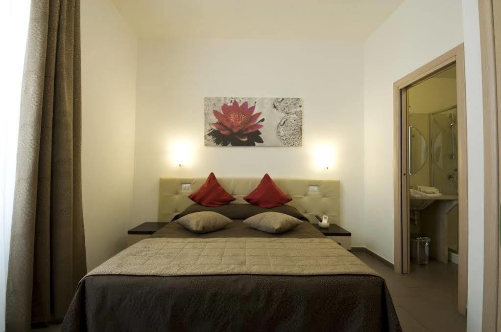 Ara Pacis Affittacamere 2*