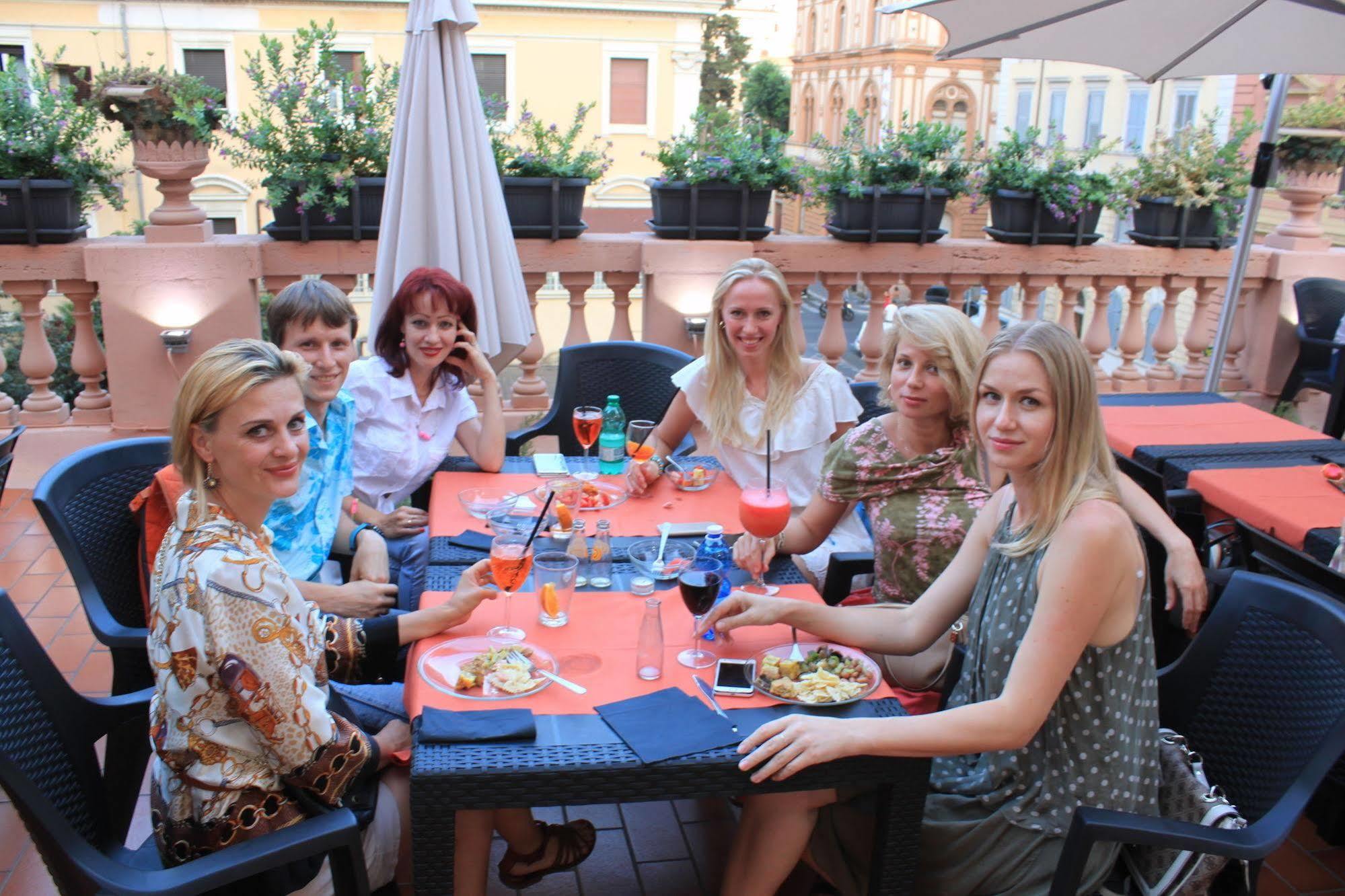 Gjestgiverier The House 3*