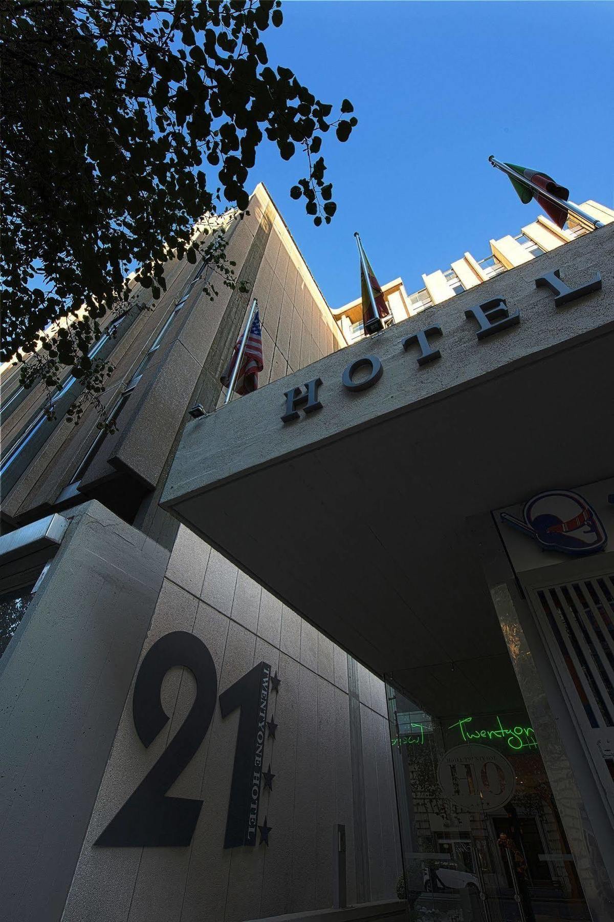 Hotel Twentyone 4*