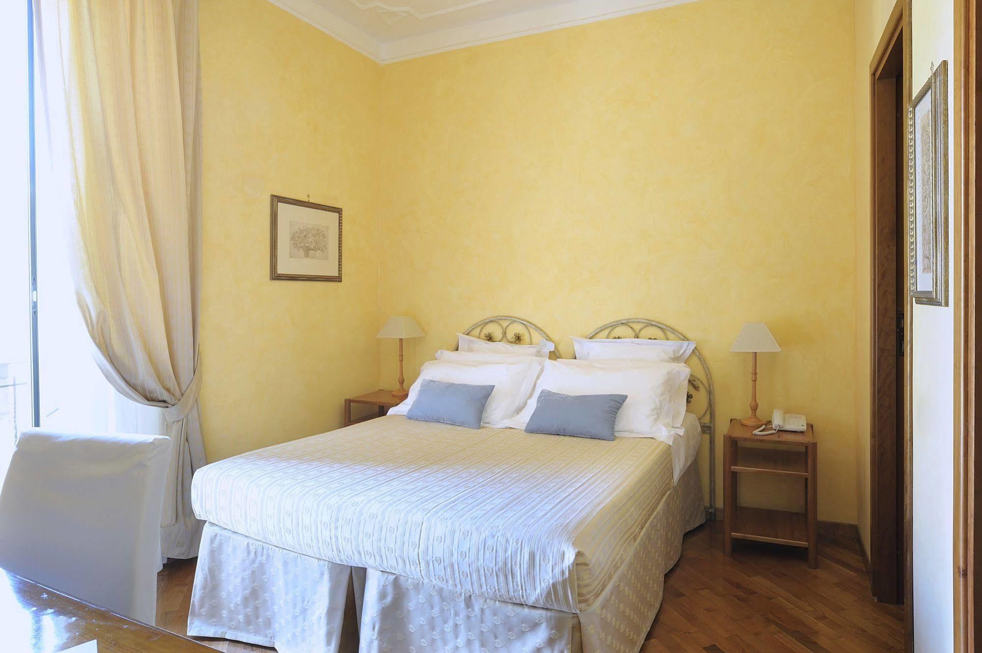 Dea Aparthotel 2*