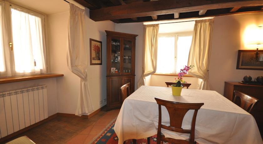Holiday - City Center Apartment