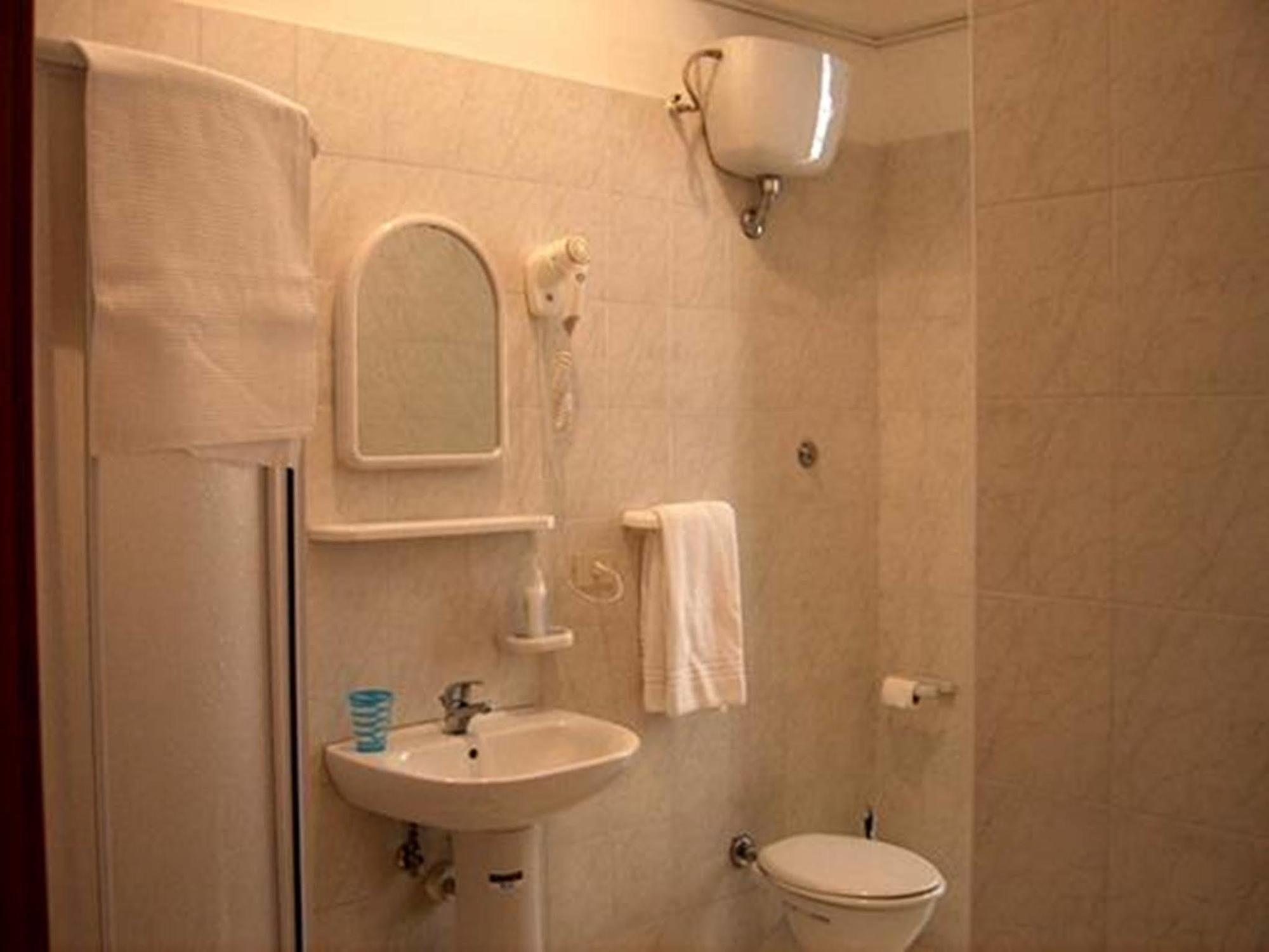 Trinity Hotell 3*