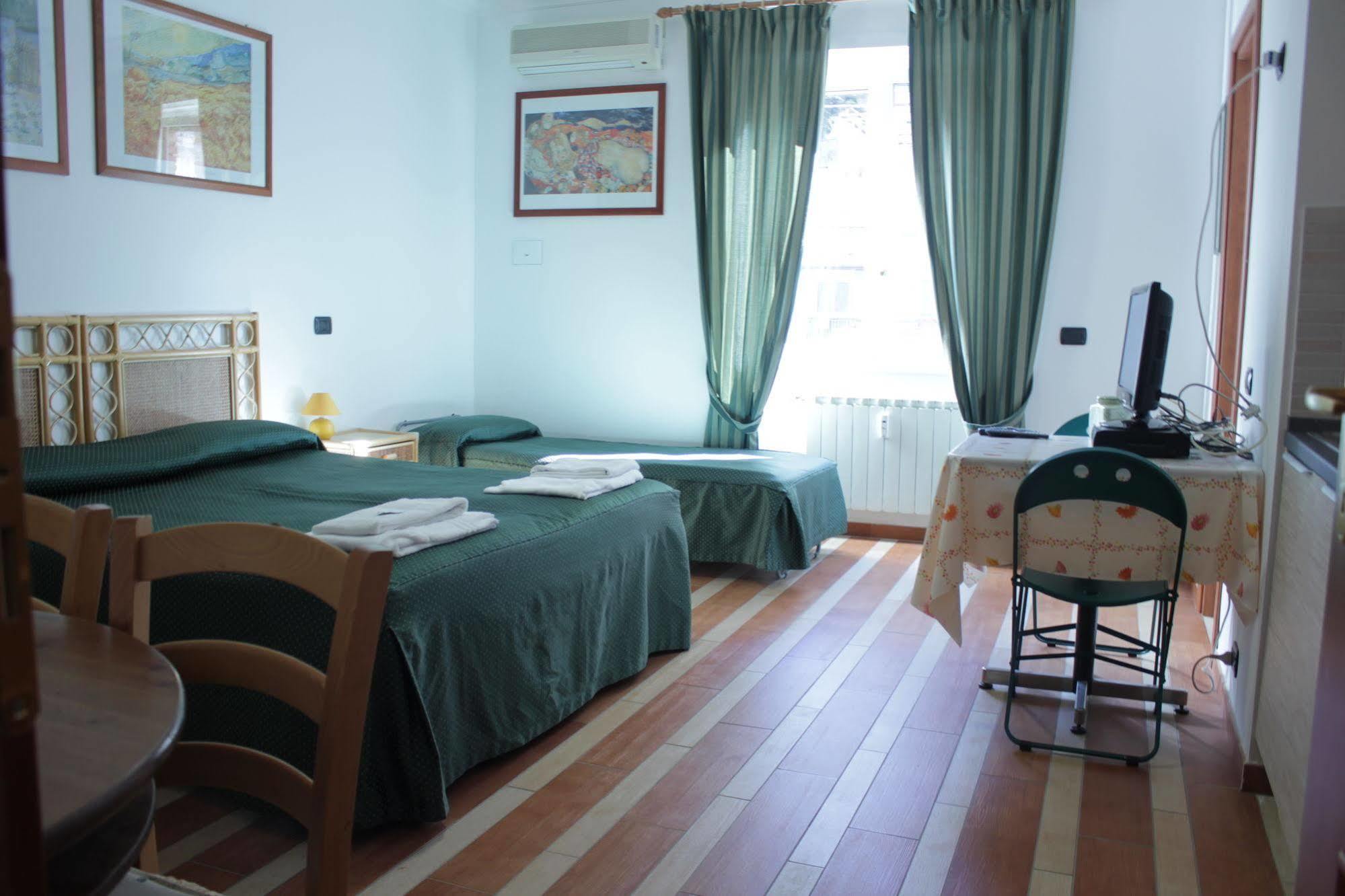 Tourist House Aparthotel Roma