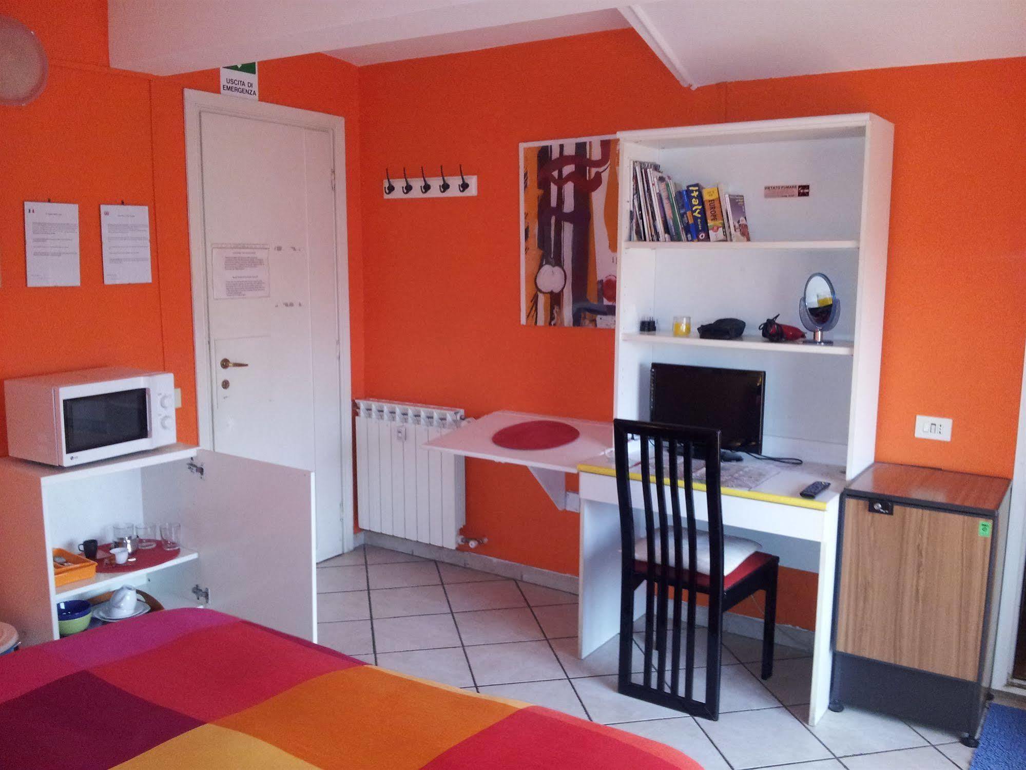 La Voliera Bed & Breakfast 2*