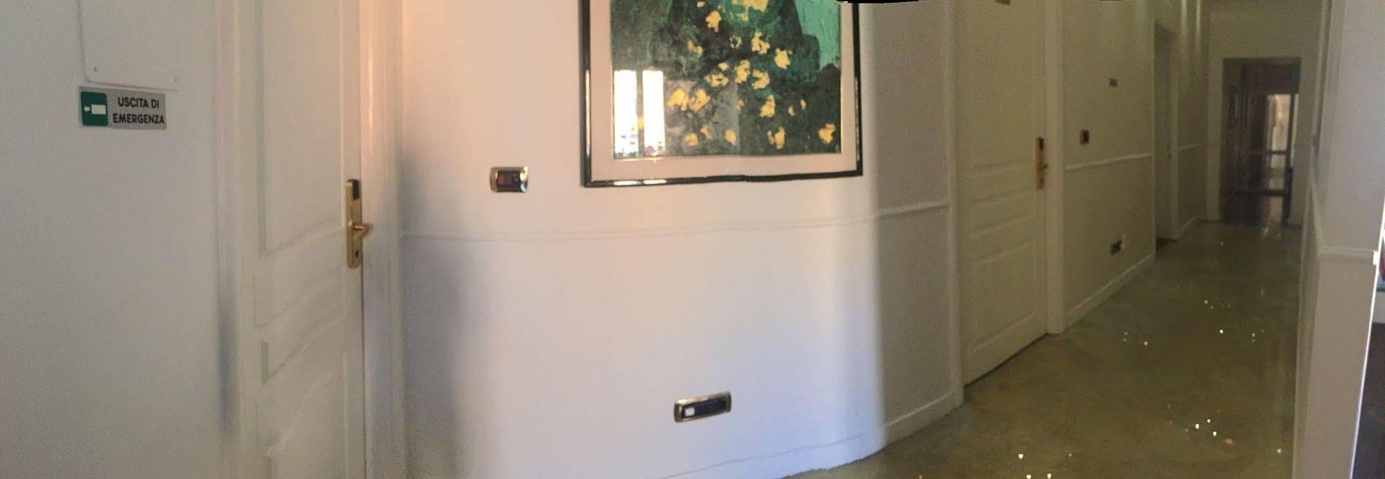 Relais Conte Di Cavour De Luxe 2* Roma
