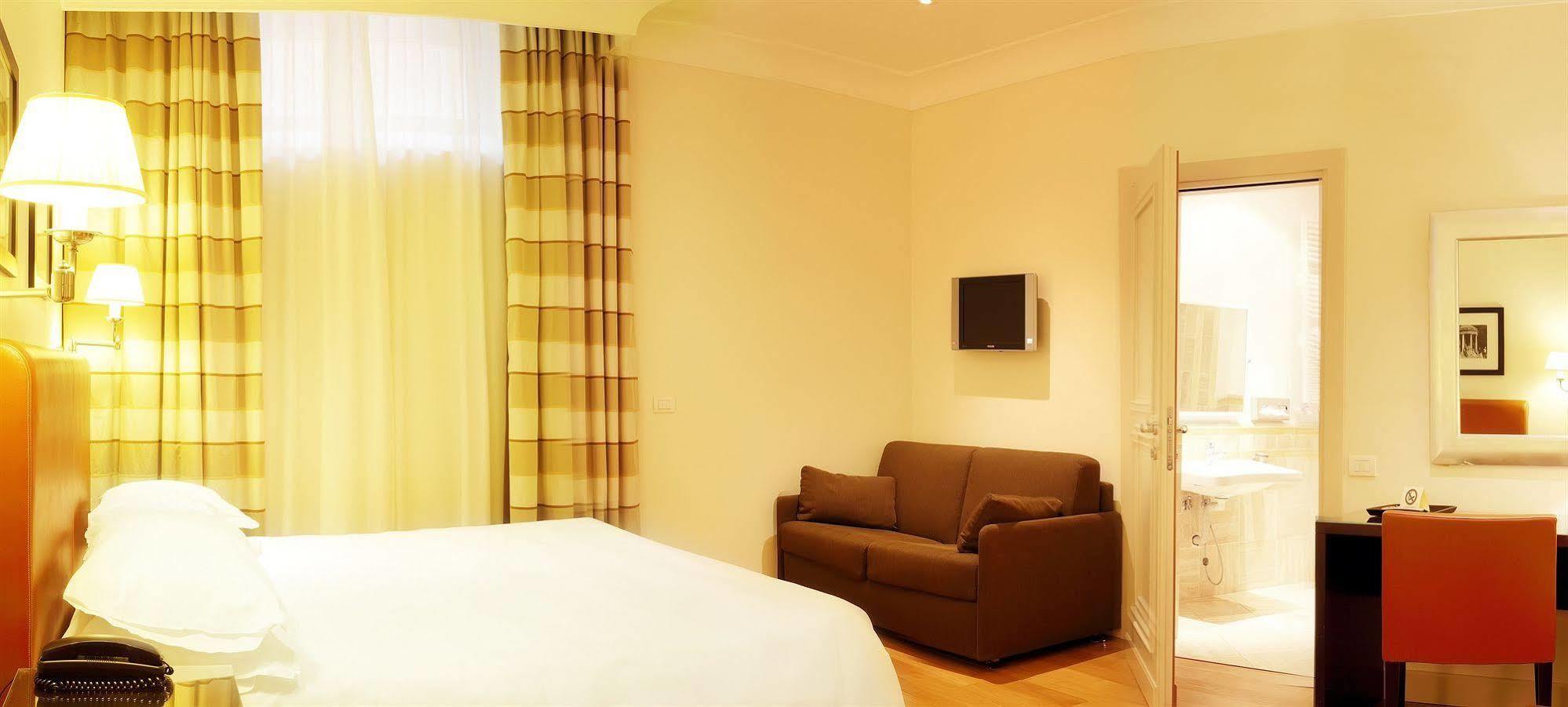 Hotel Santa Chiara Roma