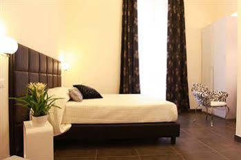 Domus Via Veneto Bed & Breakfast