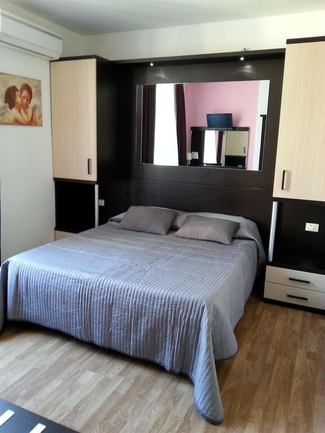 Affittacamere Manzoni Holidays 2*