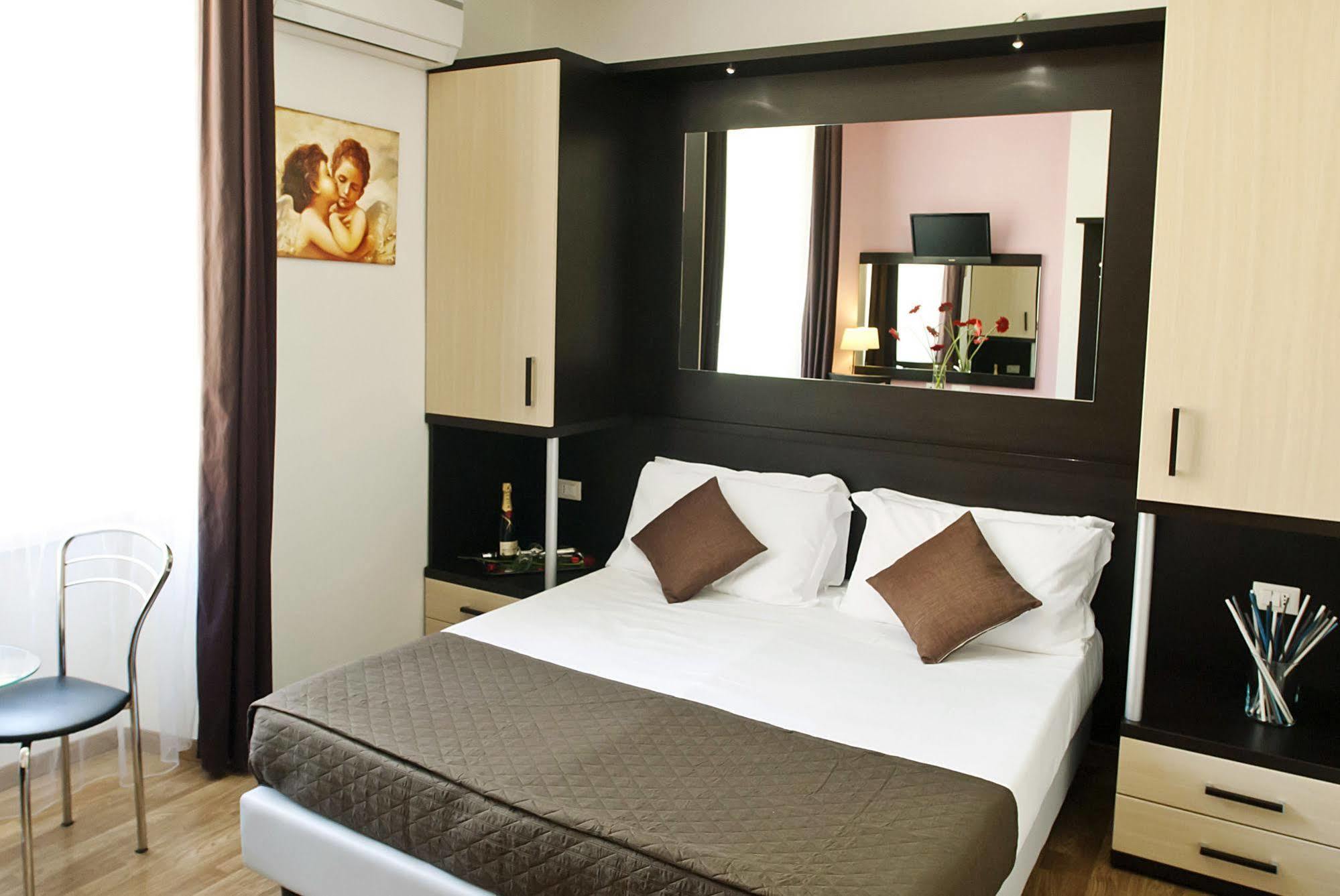 Manzoni Holidays Affittacamere 2*