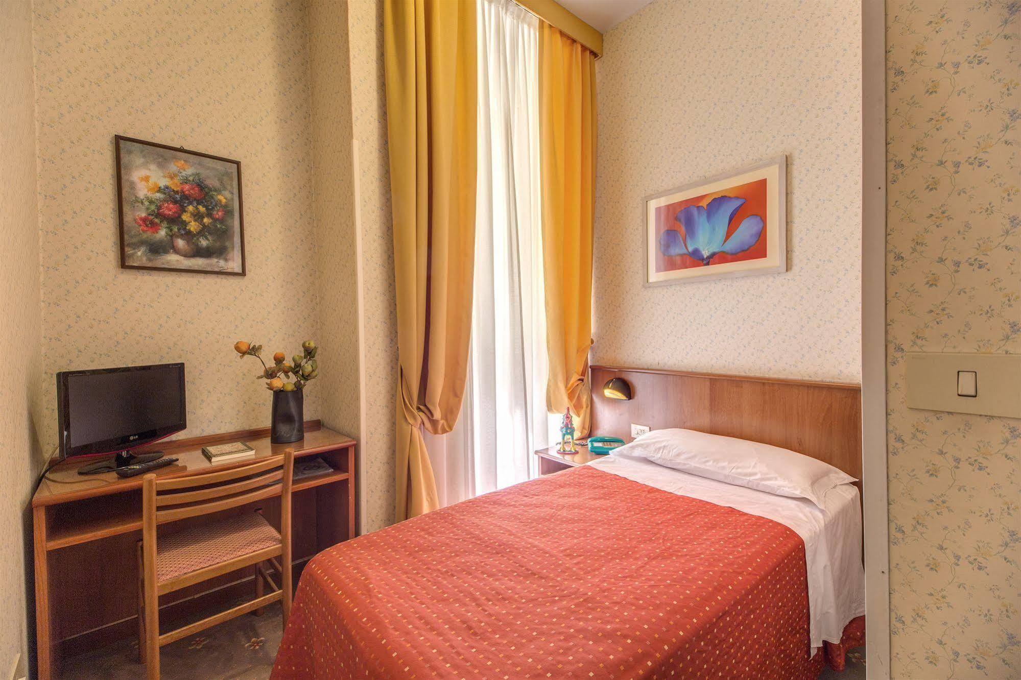 Hotel Corona Hotell