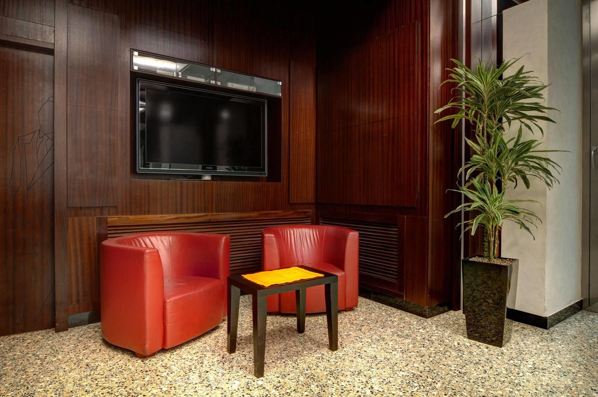 Genova Hotell 4*