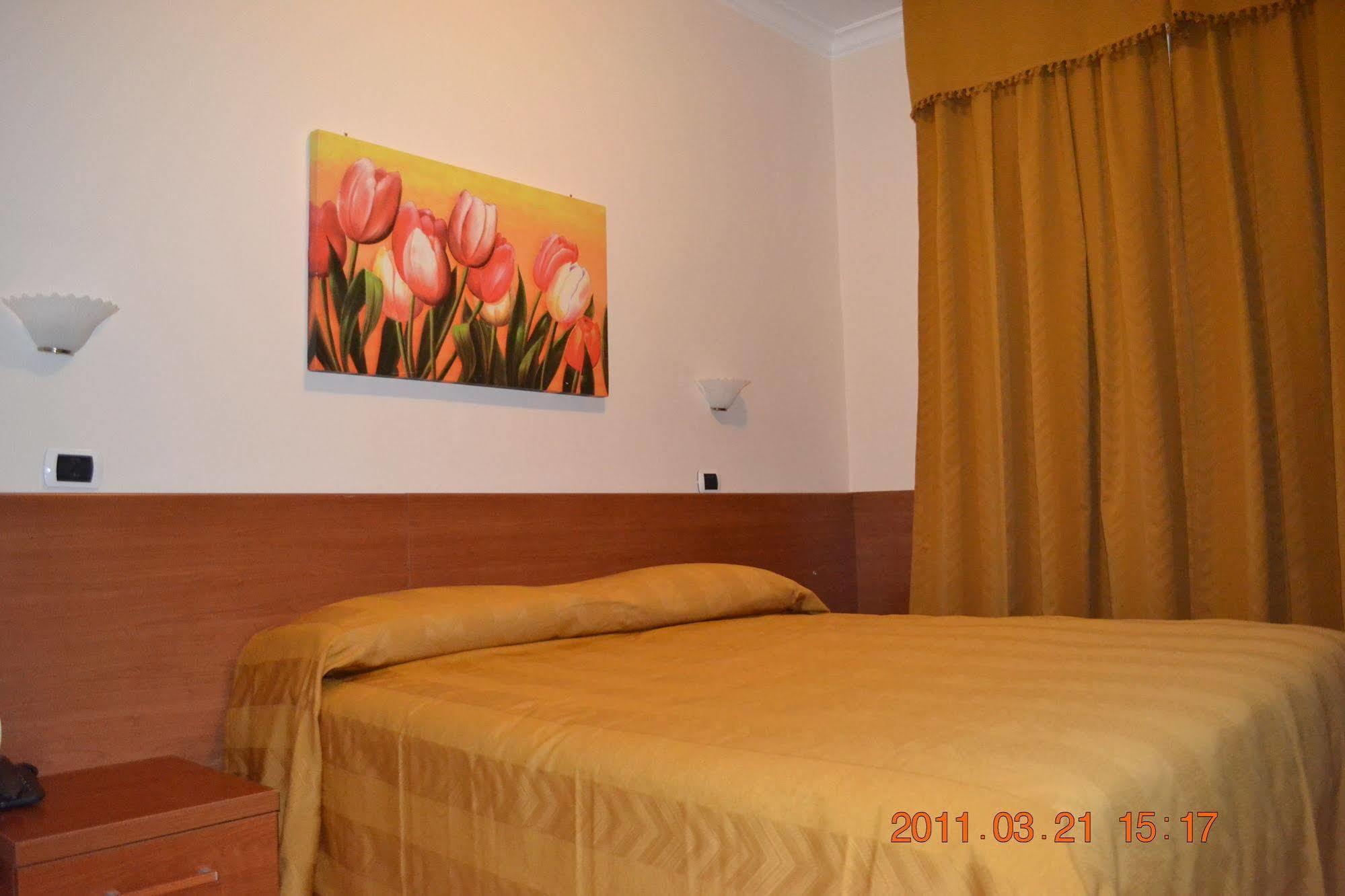 Everest Hotel