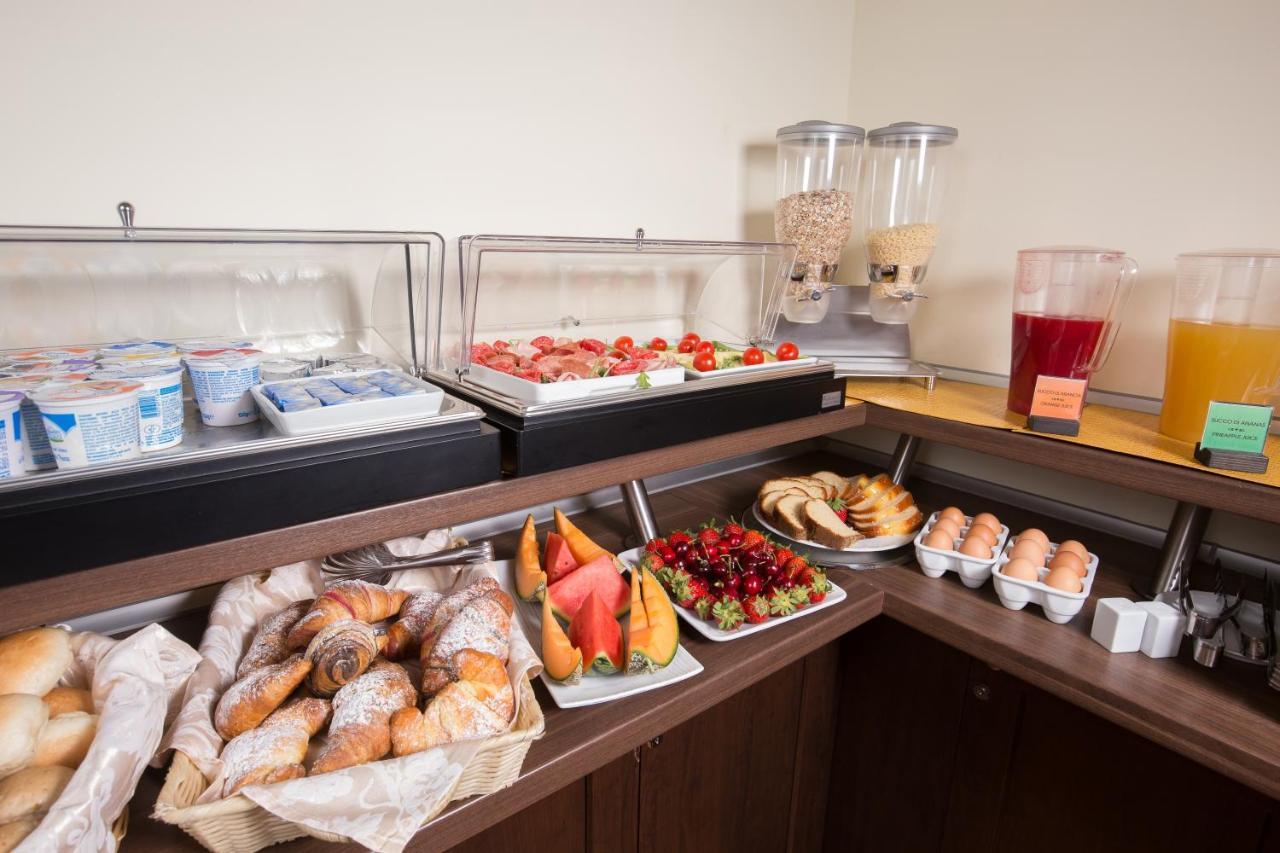 Acomodação com café da manhã  Caesar House Residenze Romane Roma