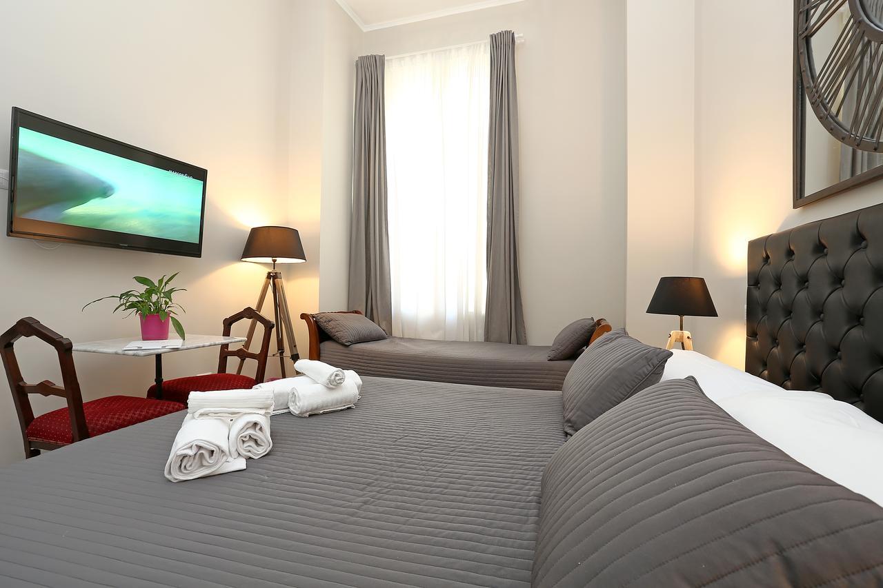 Alojamento de Acomodação e Pequeno-almoço Residenza Cavour 3*