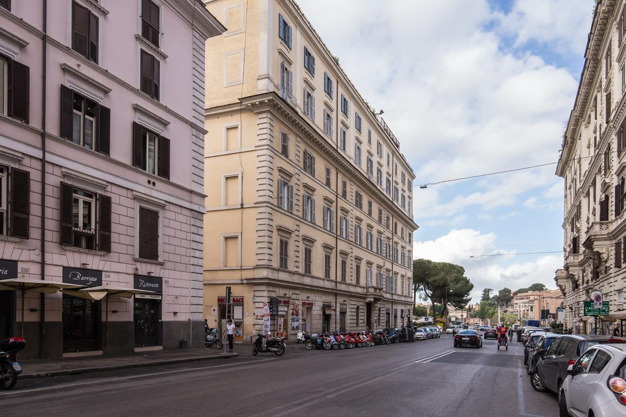 Caesar House Residenze Romane Acomodação com café da manhã 