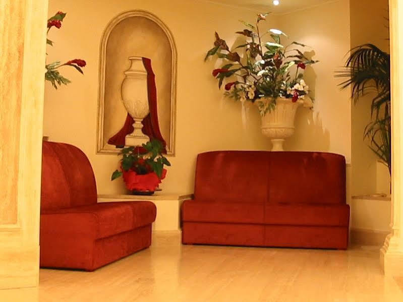 Flavia Hotell 3*