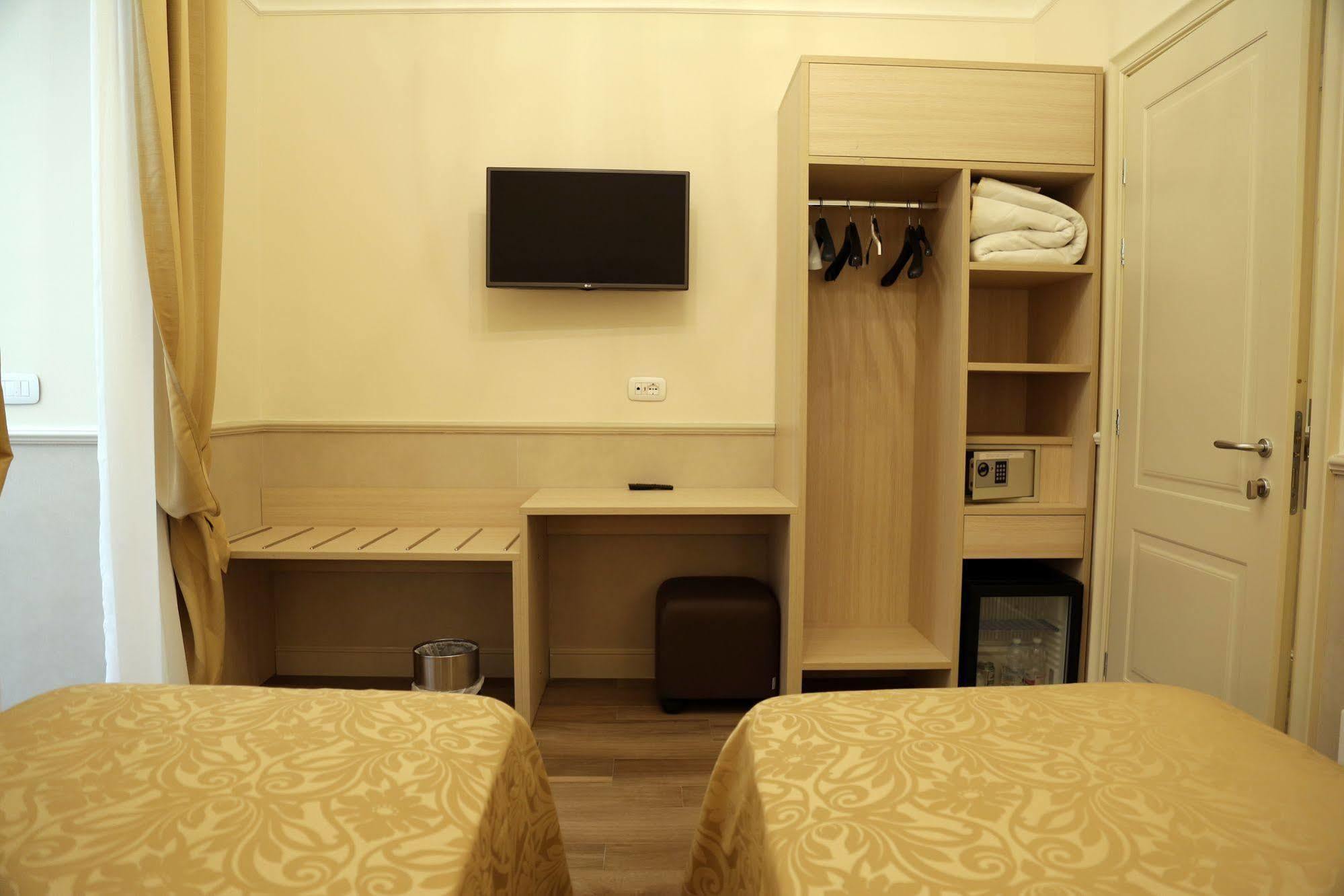 Flavia Hotell 3*