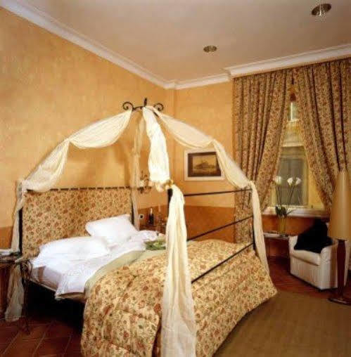 Acomodação com café da manhã  Caesar House Residenze Romane 3*