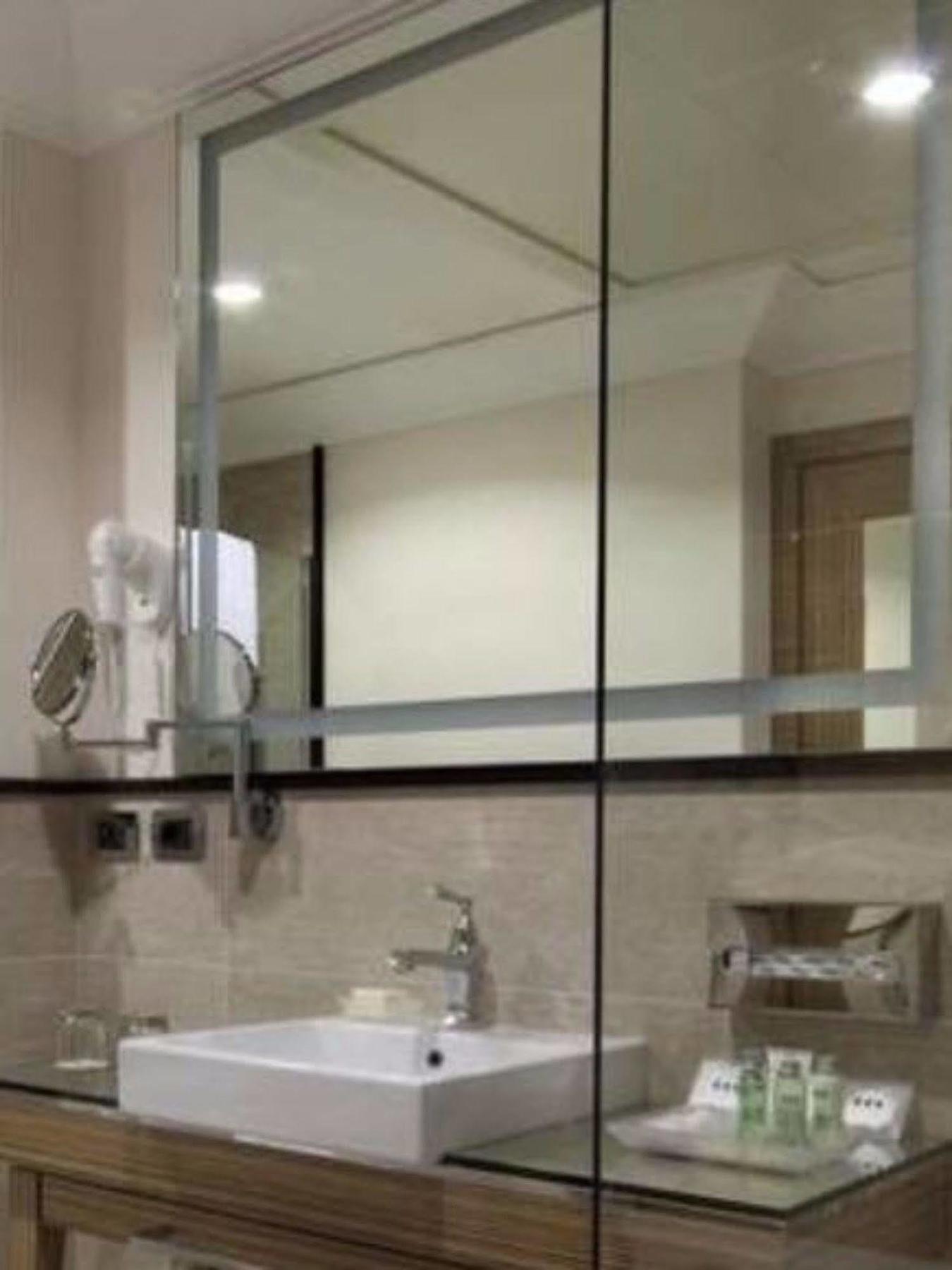 Hotell Deco 4*