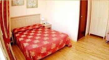 Arco Di Travertino Hotell 2*