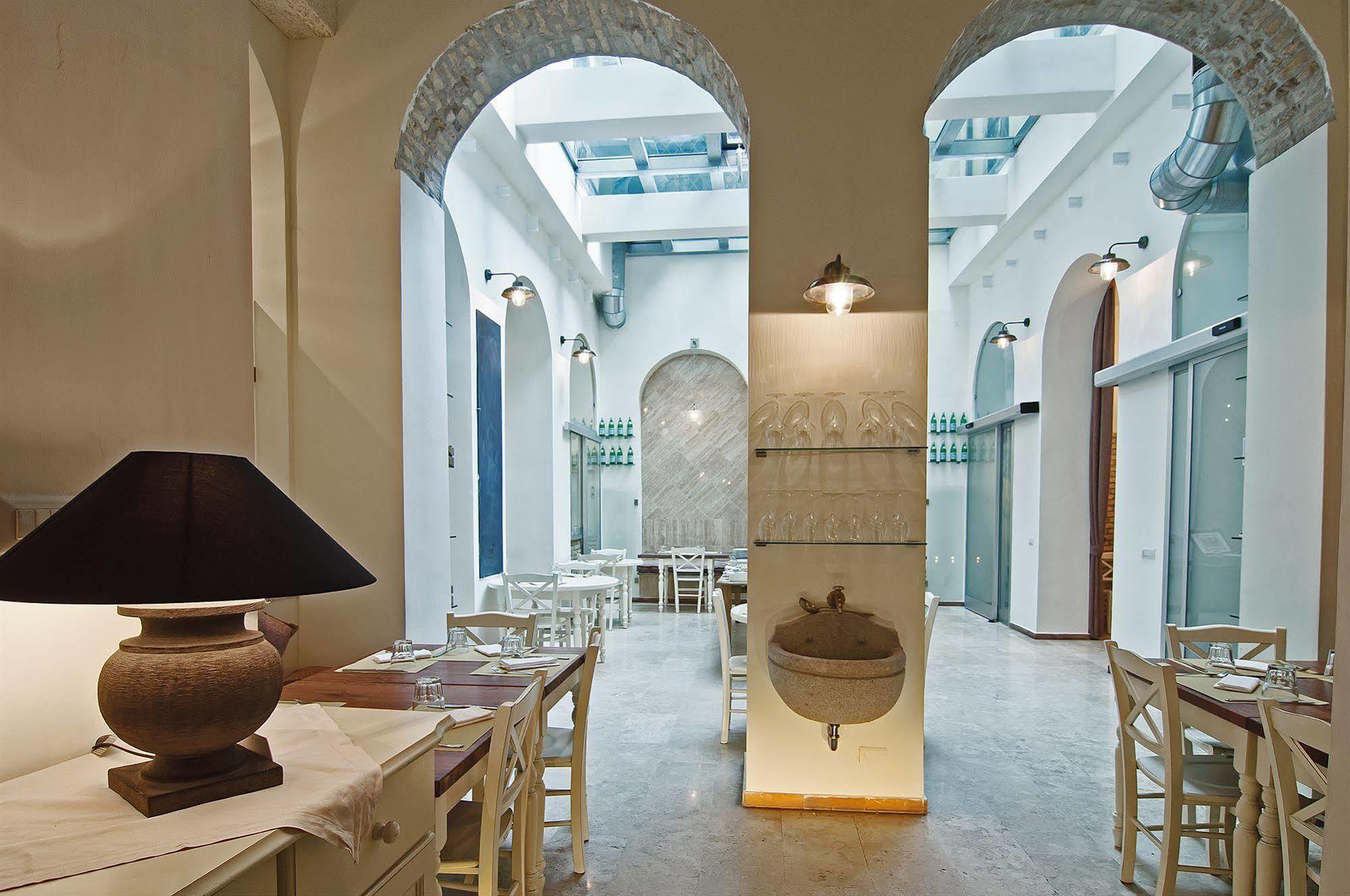 Le Clarisse Al Pantheon Hotel 3*