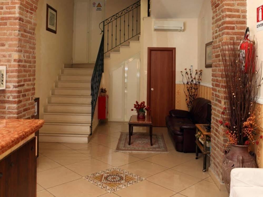 Hollywood Hotel Roma