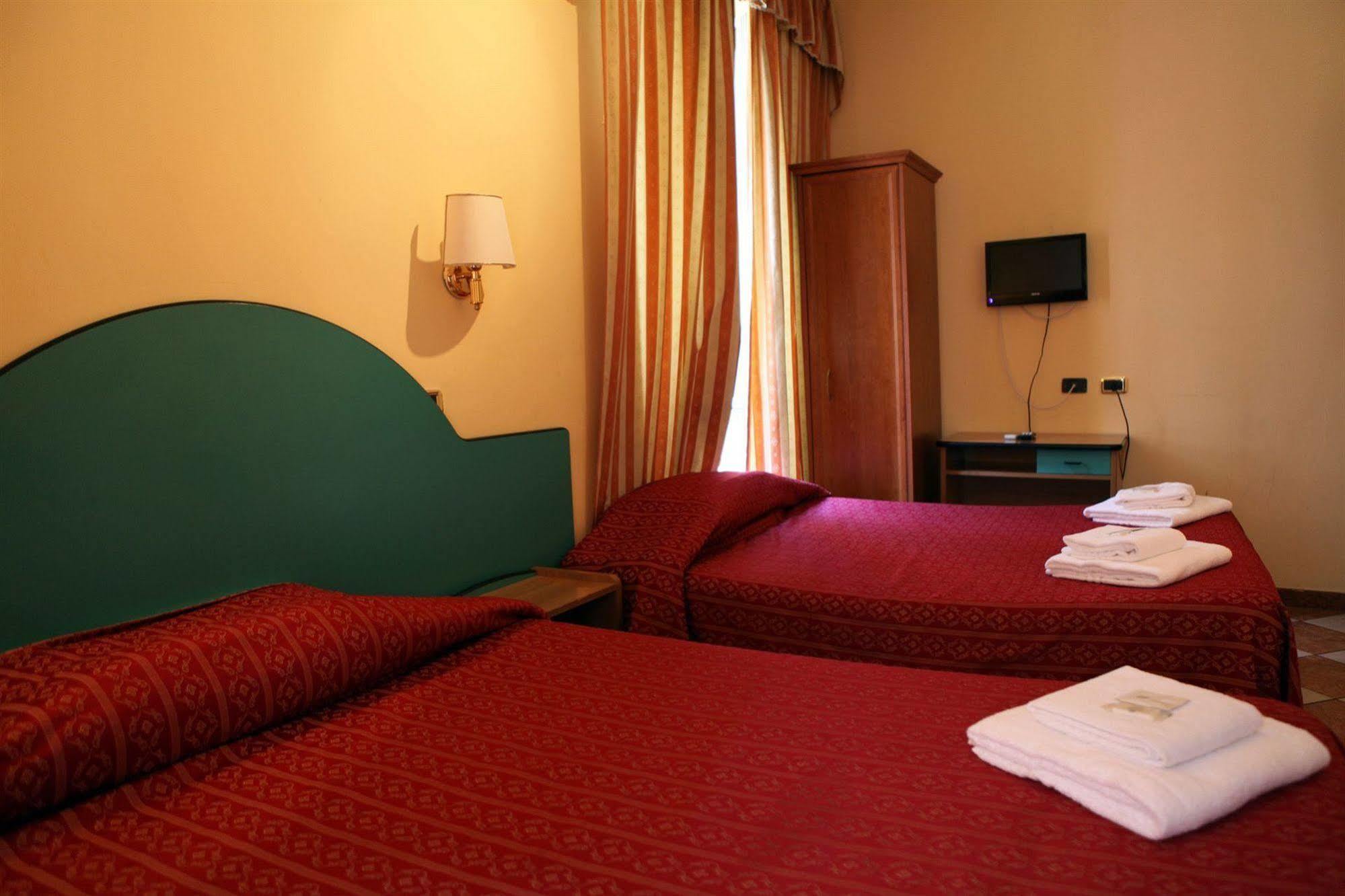 Hotel Hollywood 2*