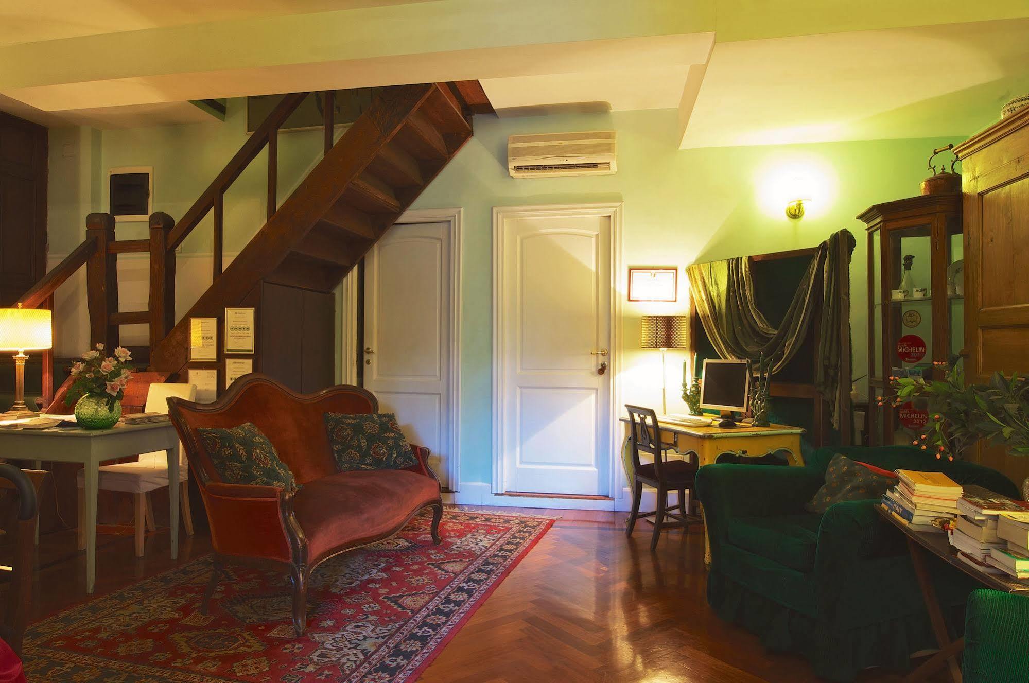 Arco Dei Tolomei Bed & Breakfast