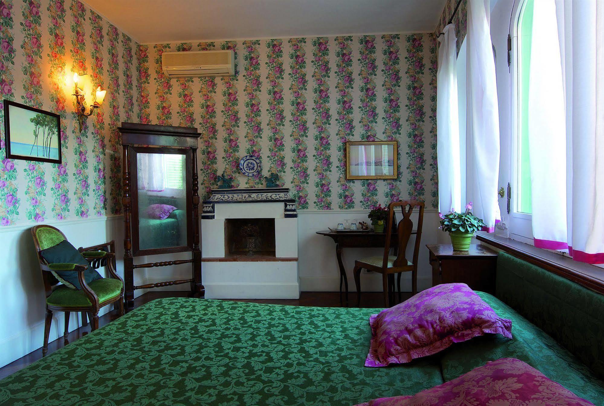 Arco Dei Tolomei Bed & Breakfast