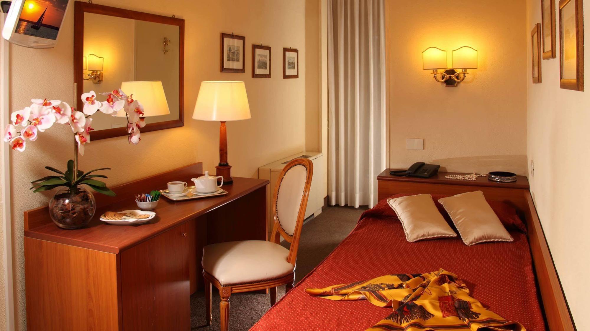 Hotell American Palace Eur
