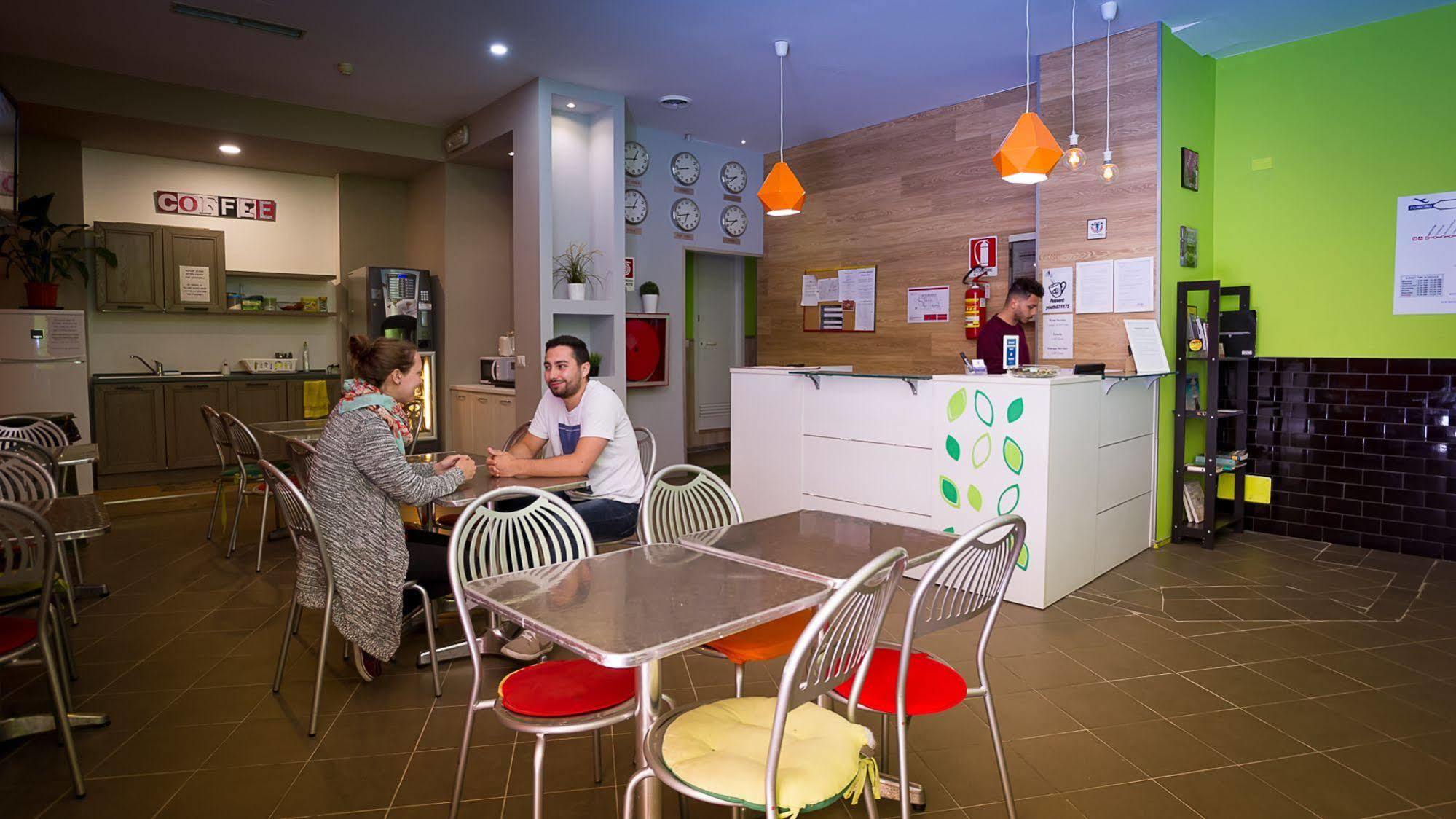 Youth Station Albergue
