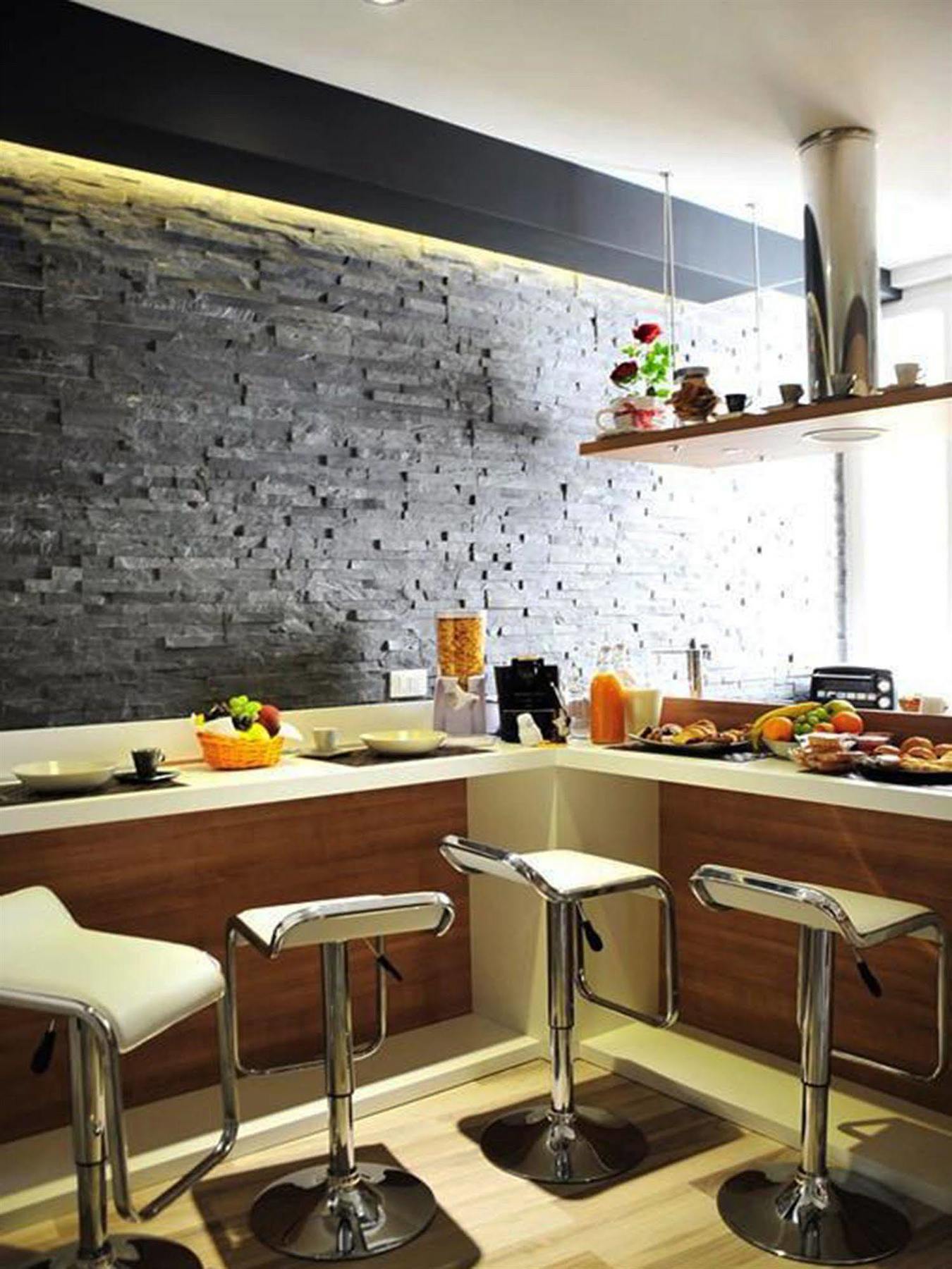 Living 2* Roma