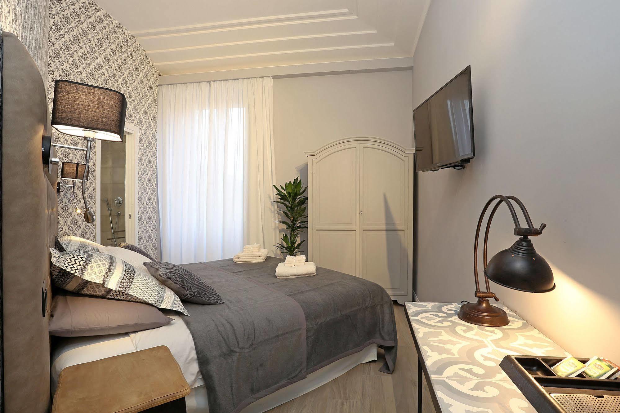 Capricci Romani Gasthof 2*