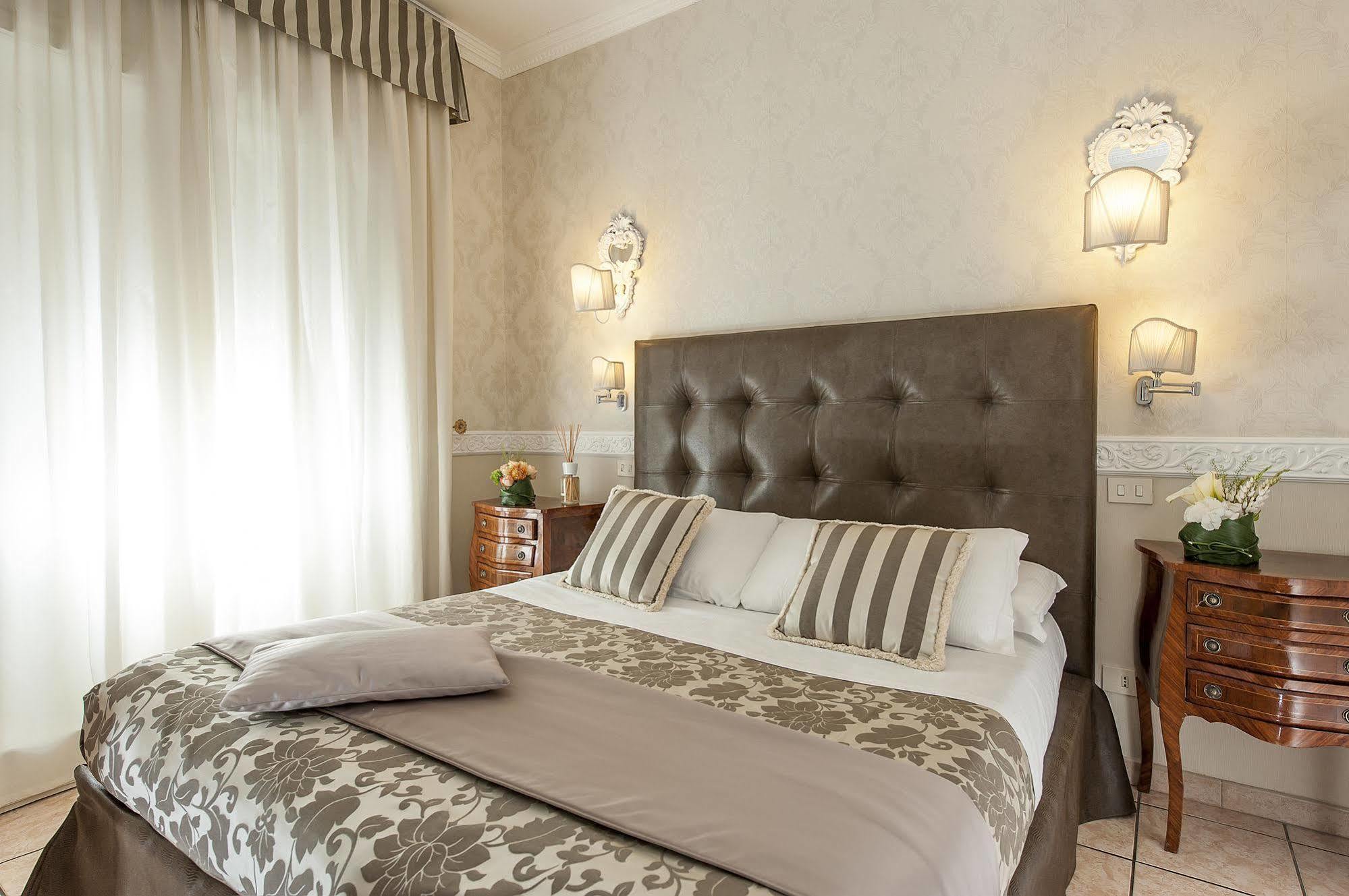 Alojamento de Acomodação e Pequeno-almoço Residenza Zanardelli 2*