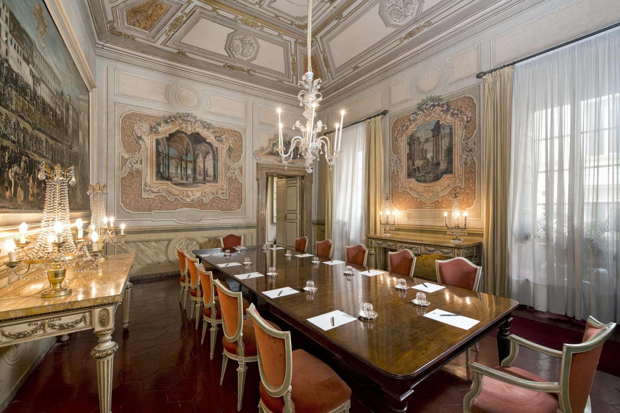 Residenza Ruspoli Bonaparte Acomodação com café da manhã 