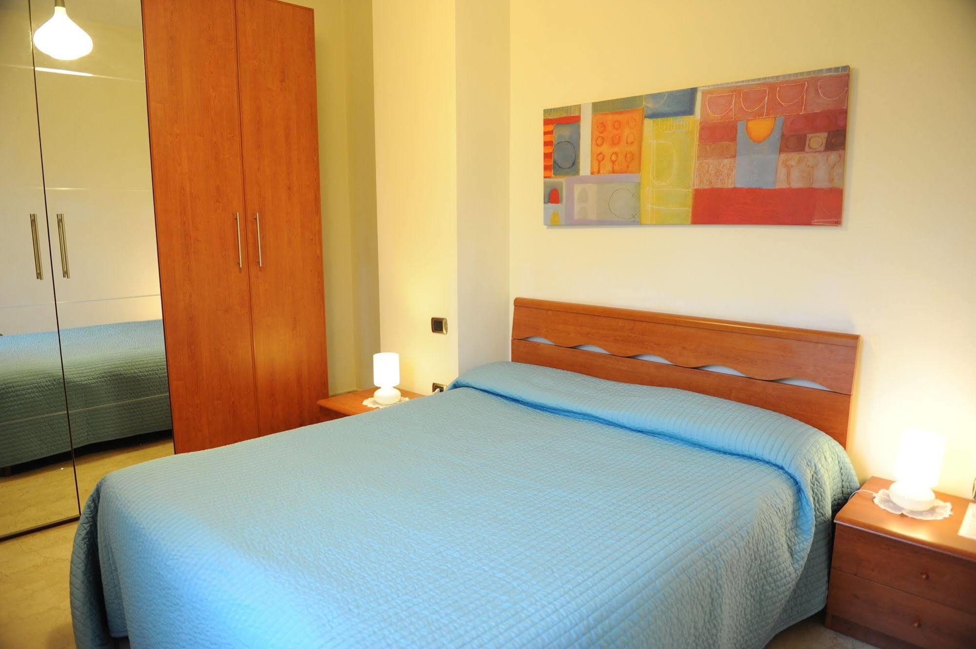 Lux Apartahotel 2*