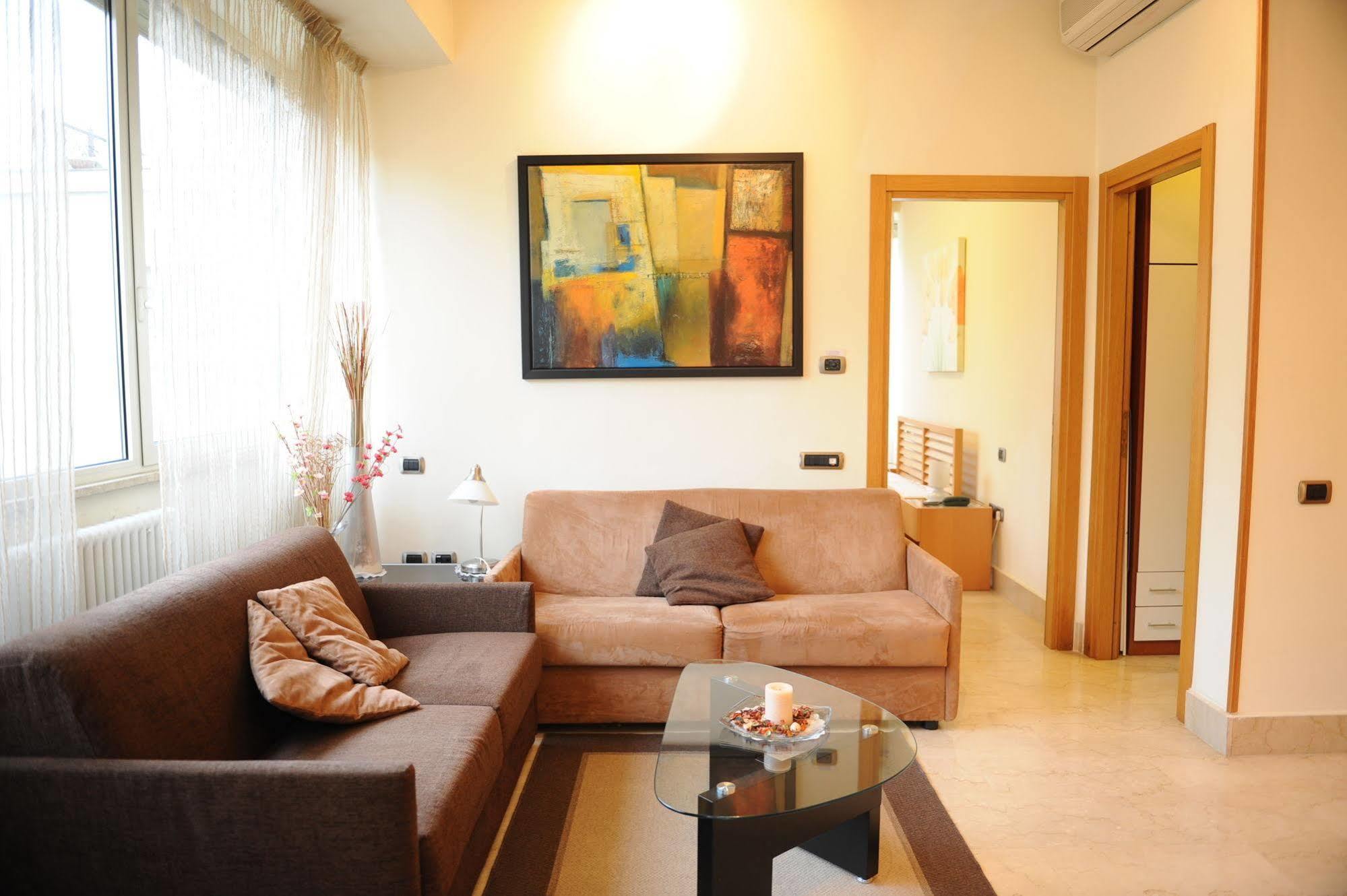 Lux Apart-hotel Roma