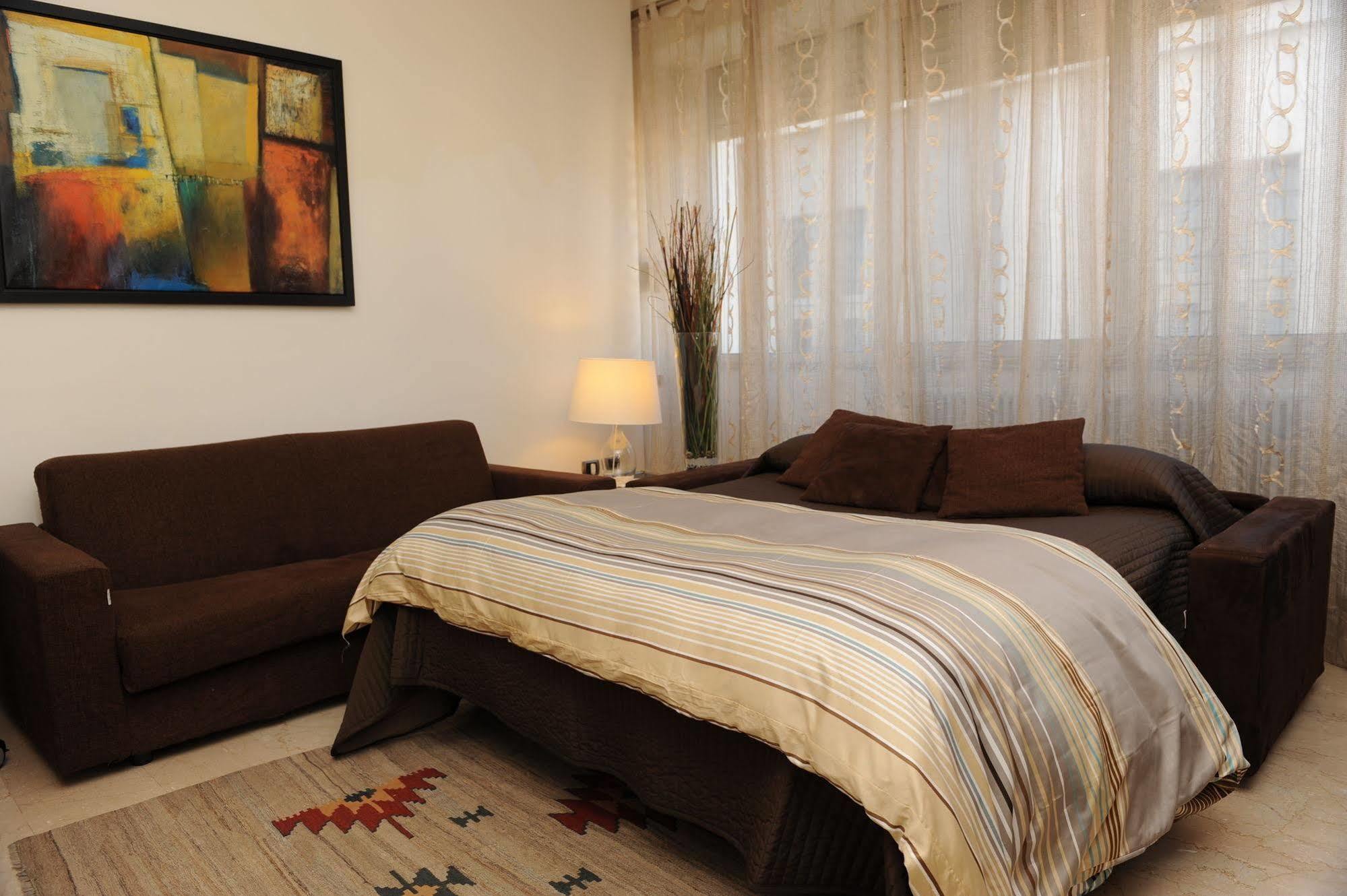 Apartahotel Lux 2*