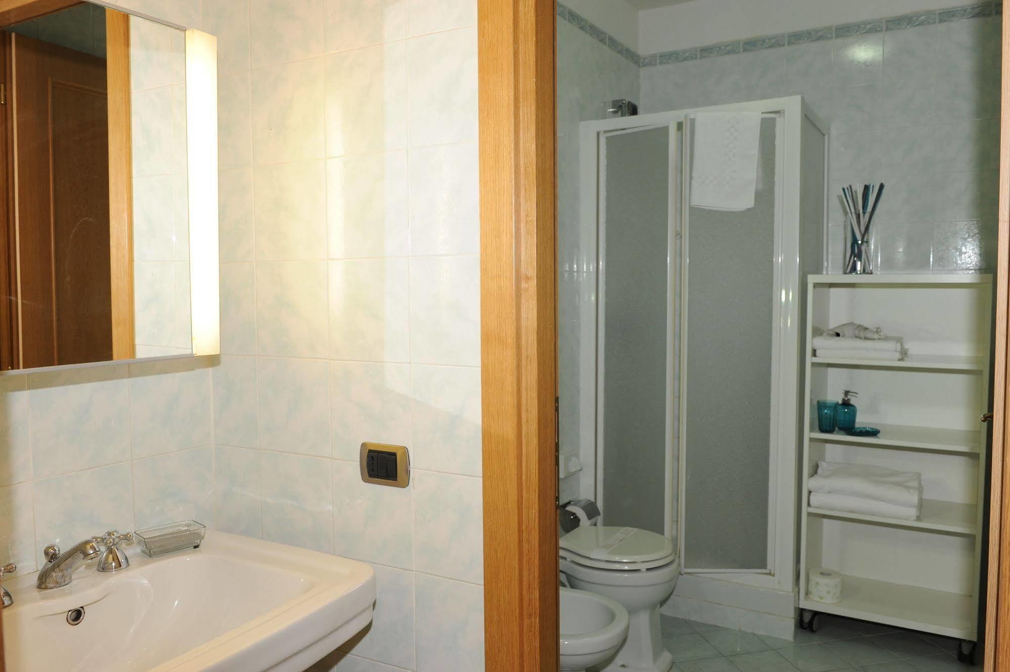 Lux Apartahotel 2*