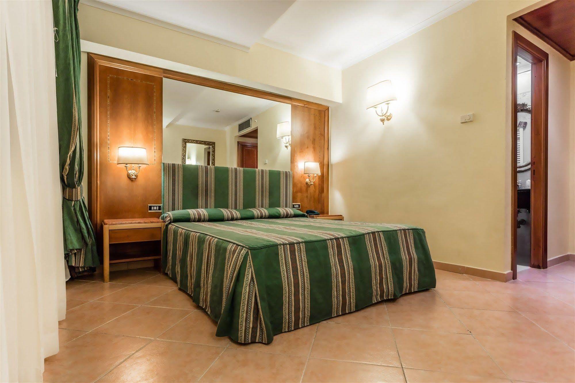 Hotell Raeli Archimede Roma