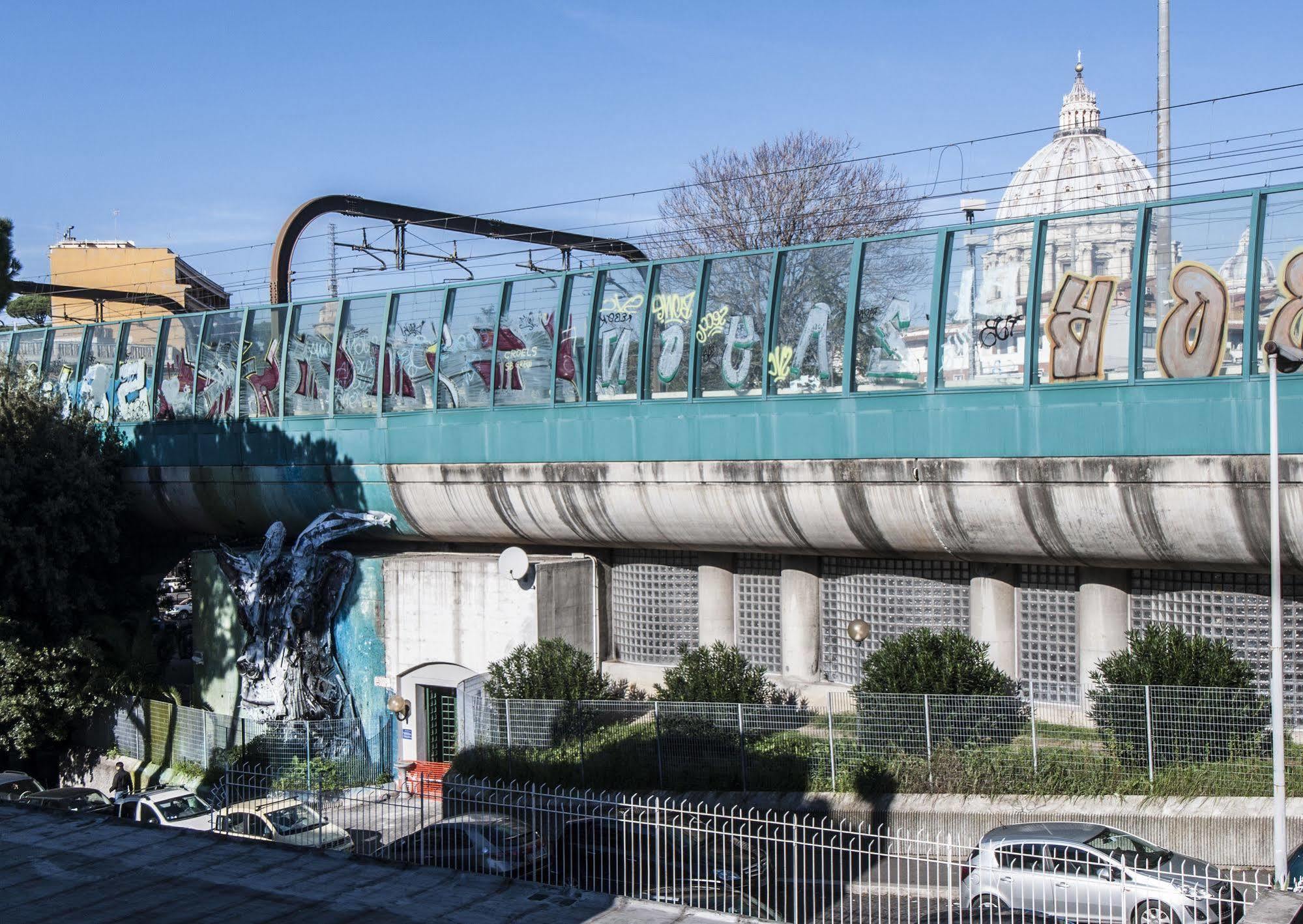Bed & Breakfast Passeggiate Romane 2*