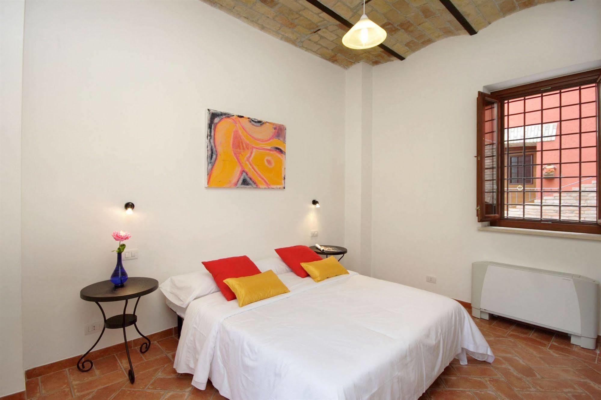 Borgo Papareschi Aparthotel 2*