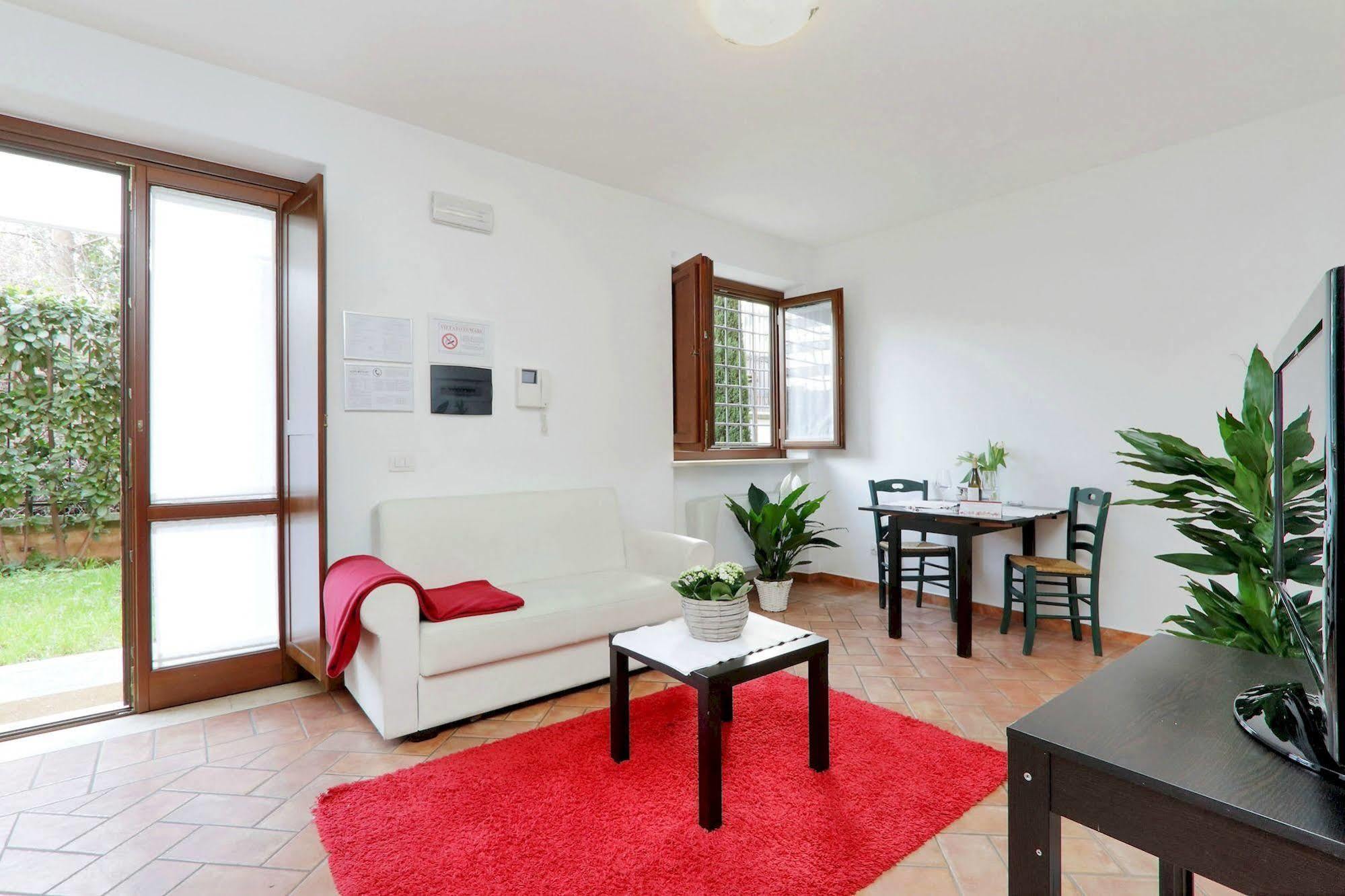 Borgo Papareschi 2*