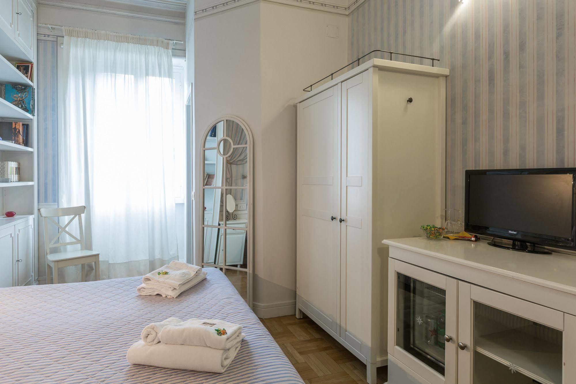 Alojamento de Acomodação e Pequeno-almoço Piazza Del Popolo 3*
