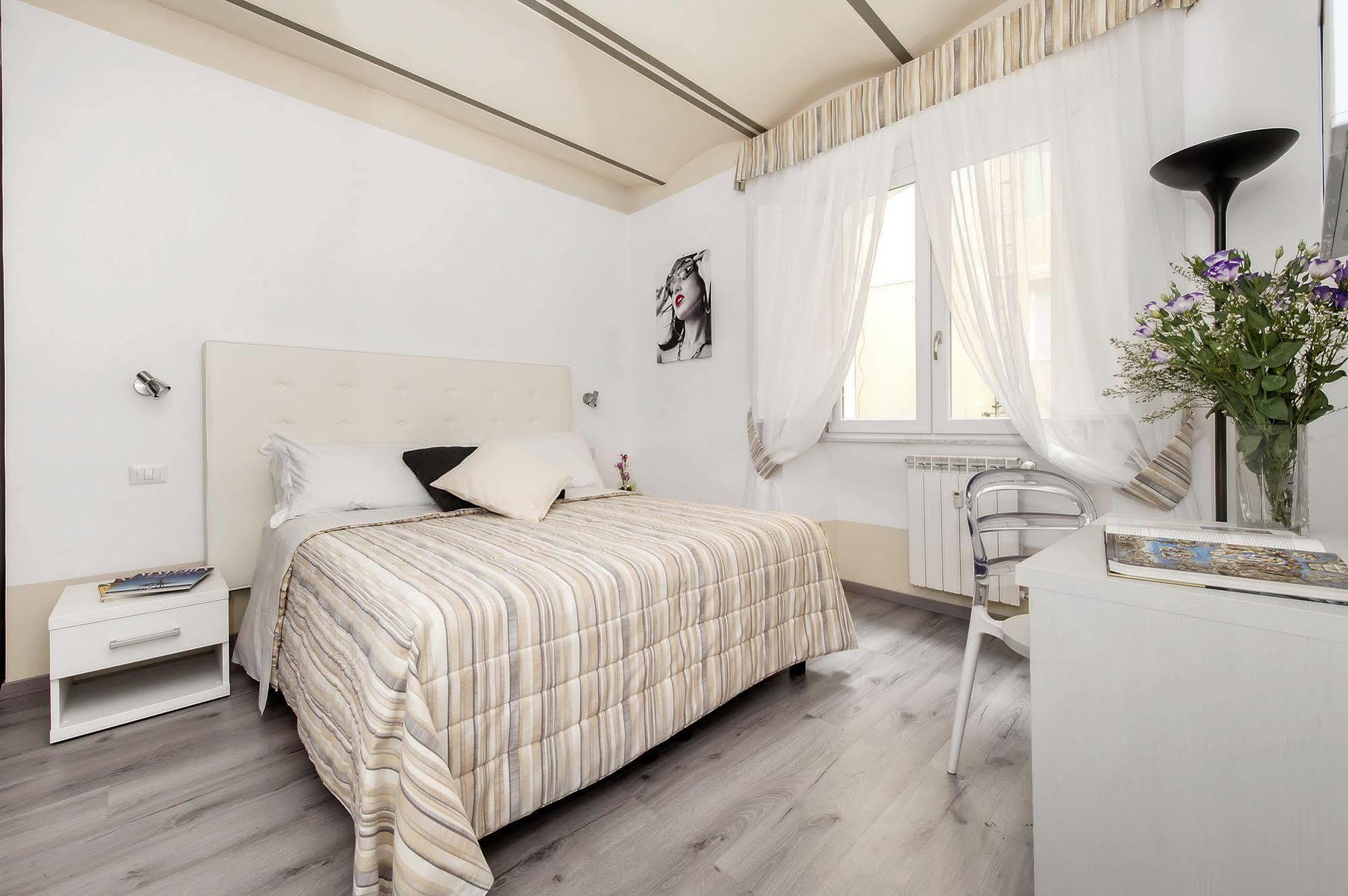 White Colosseo Bed & Breakfast Roma