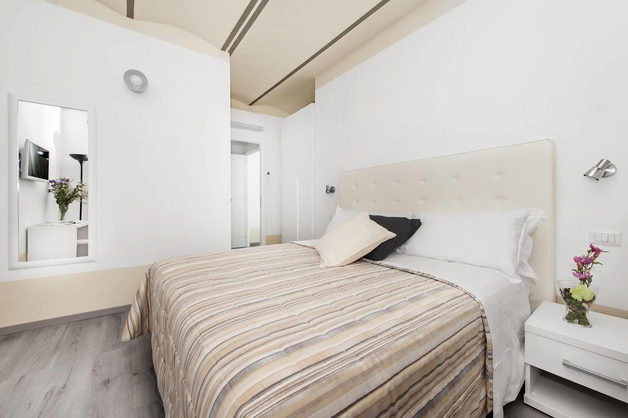 White Colosseo Bed & Breakfast