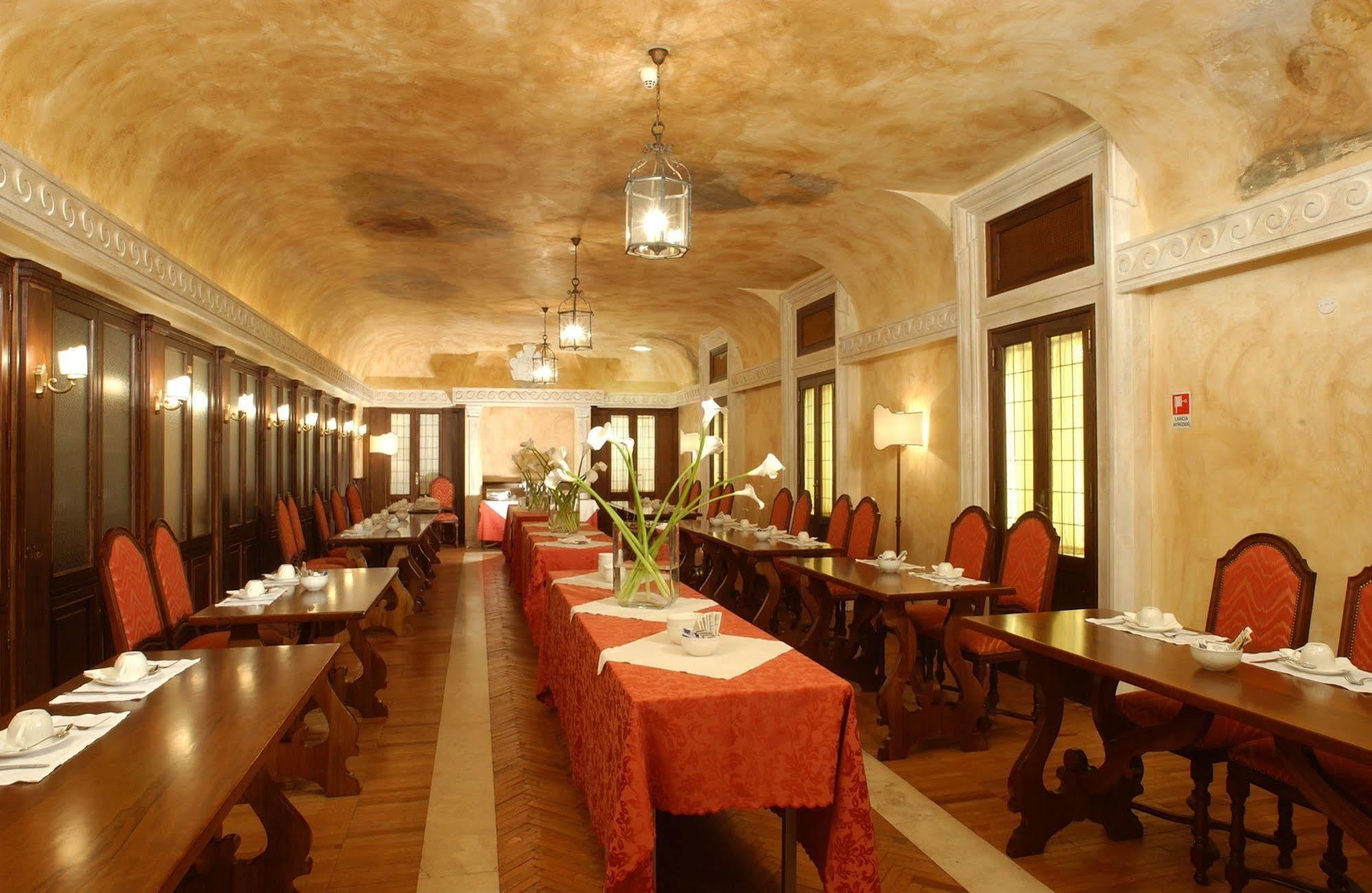 Hotell Palazzo Cardinal Cesi Roma